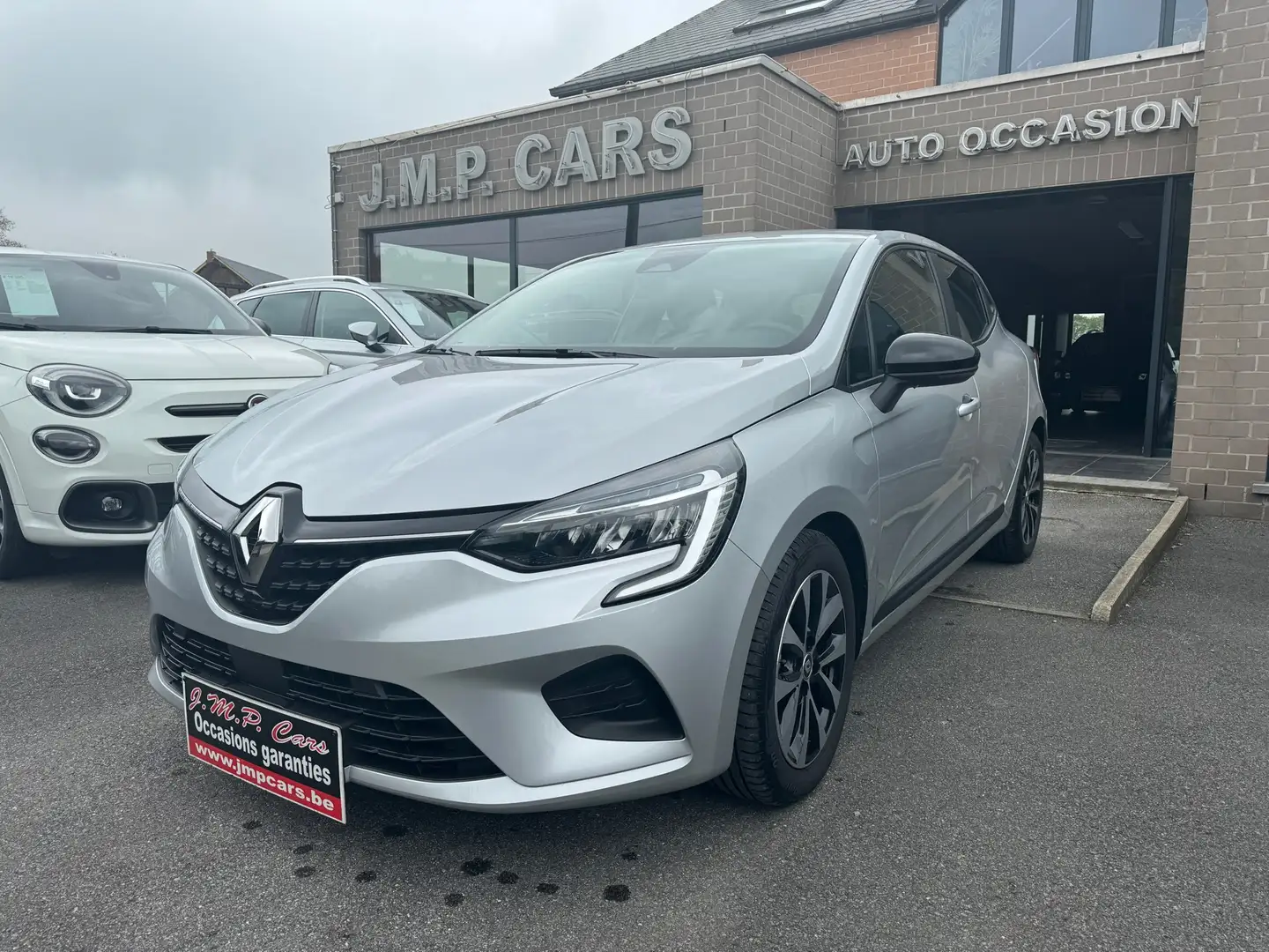 Renault Clio 1.0 TCe Evolution X-Tronic GPF Silber - 1