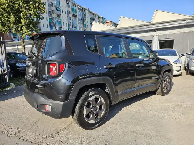 Jeep Renegade view 3