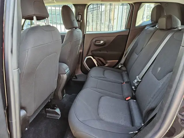 Jeep Renegade view 7