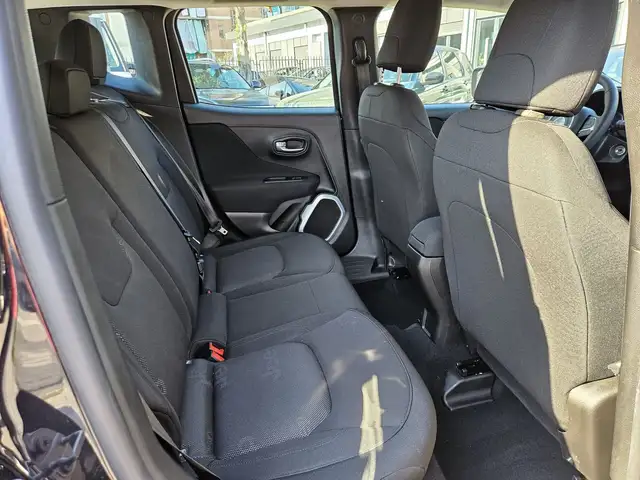 Jeep Renegade view 11