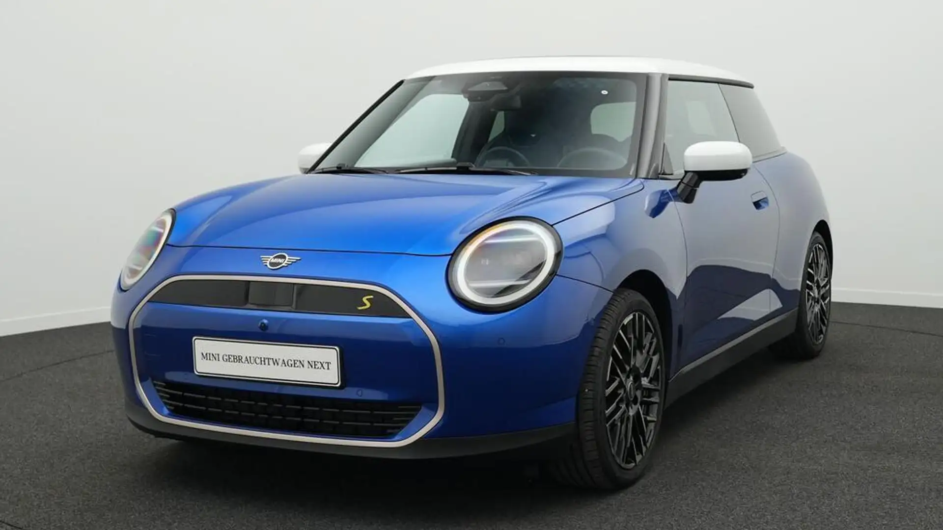 MINI Cooper SE Favoured Trim Blau - 1