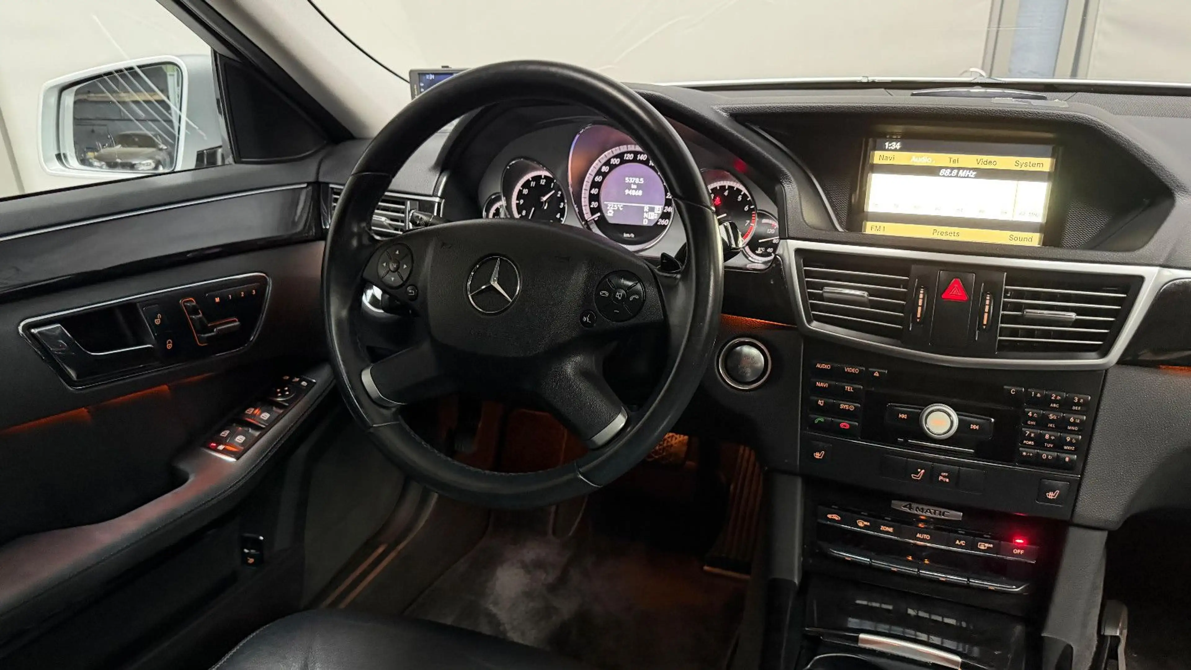 Mercedes-Benz E 350 T E 4Matic Keyless-Go Leder Bi-Xenon — photo 15