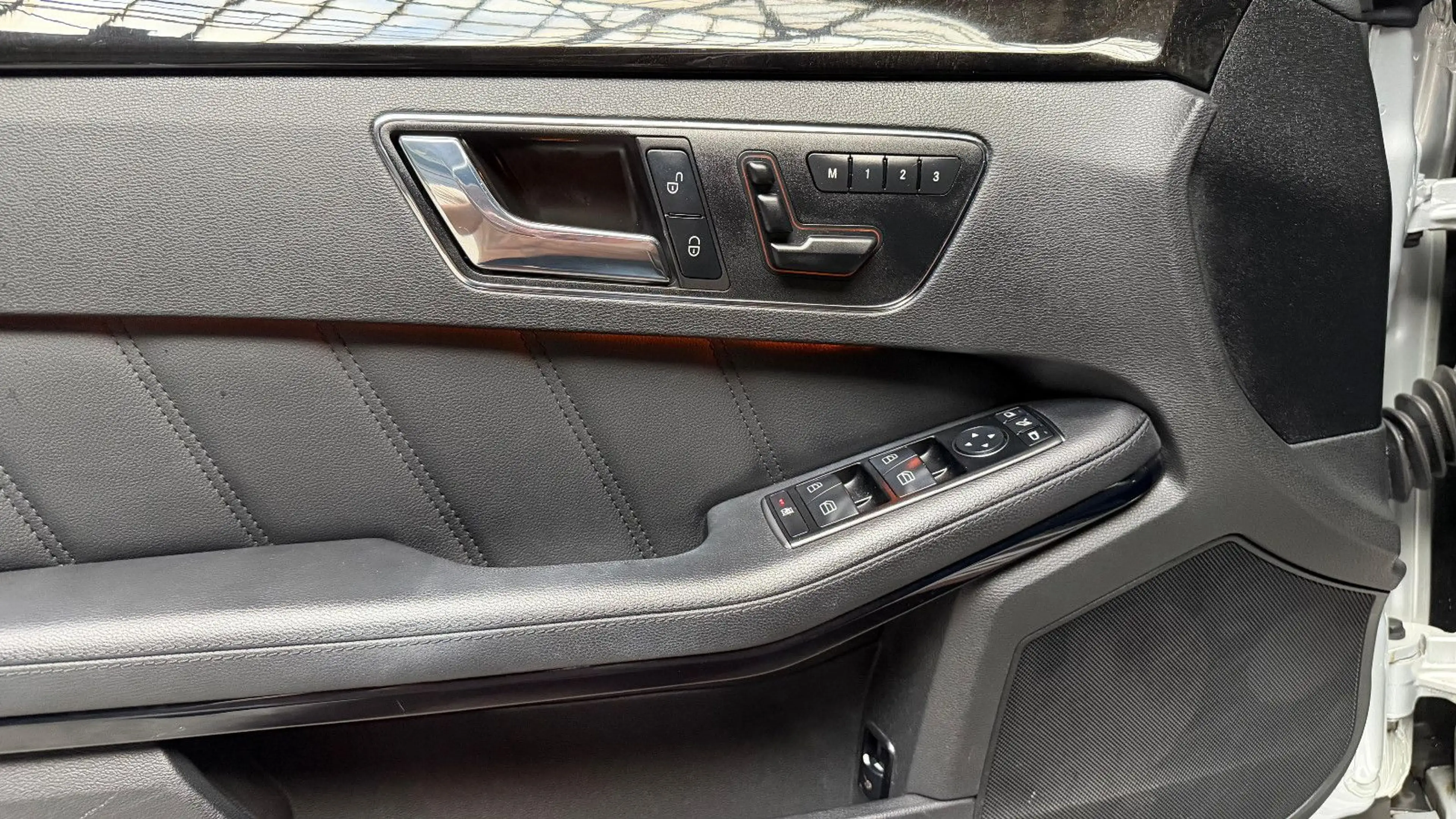 Mercedes-Benz E 350 T E 4Matic Keyless-Go Leder Bi-Xenon — photo 14