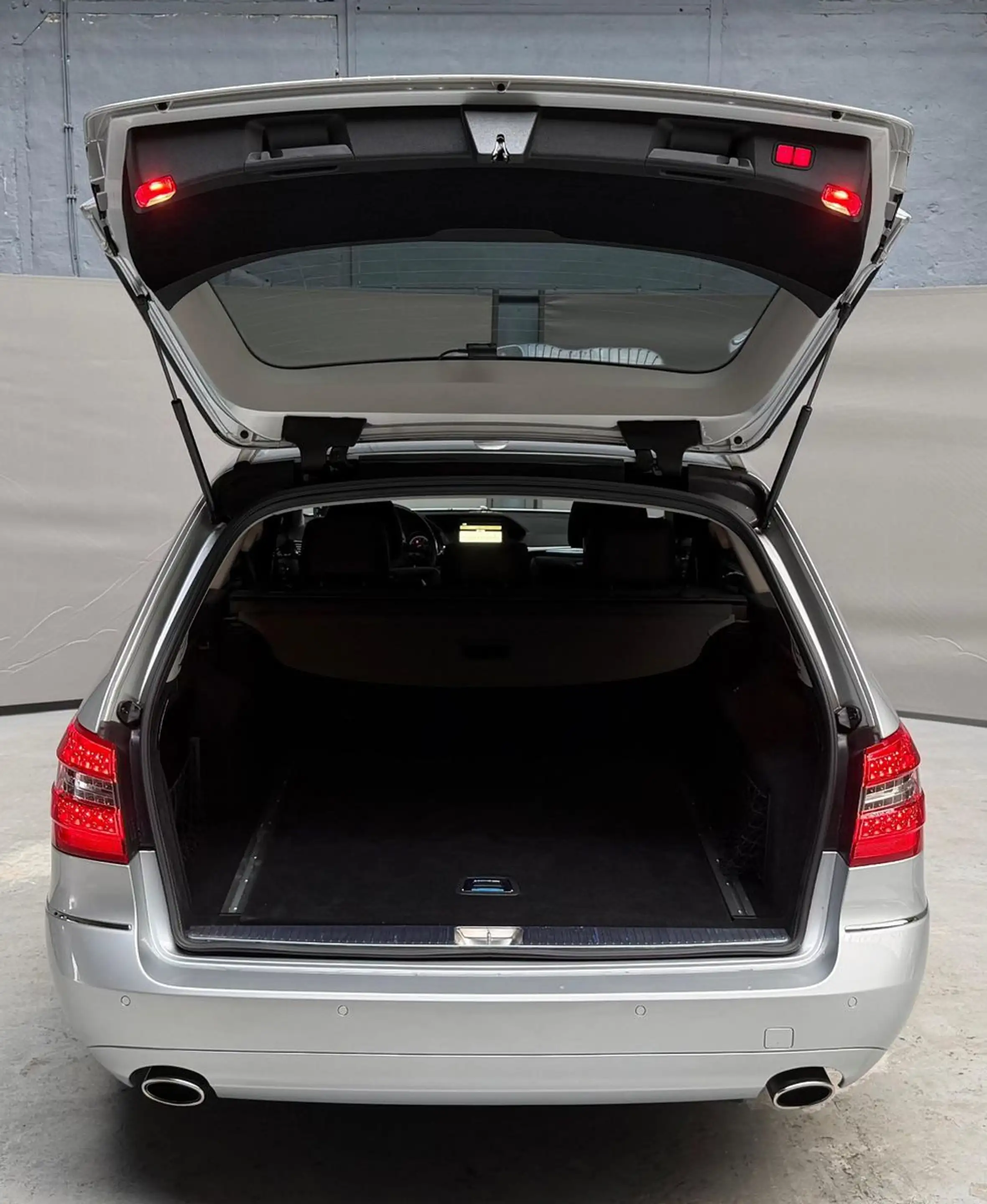 Mercedes-Benz E 350 T E 4Matic Keyless-Go Leder Bi-Xenon — photo 11