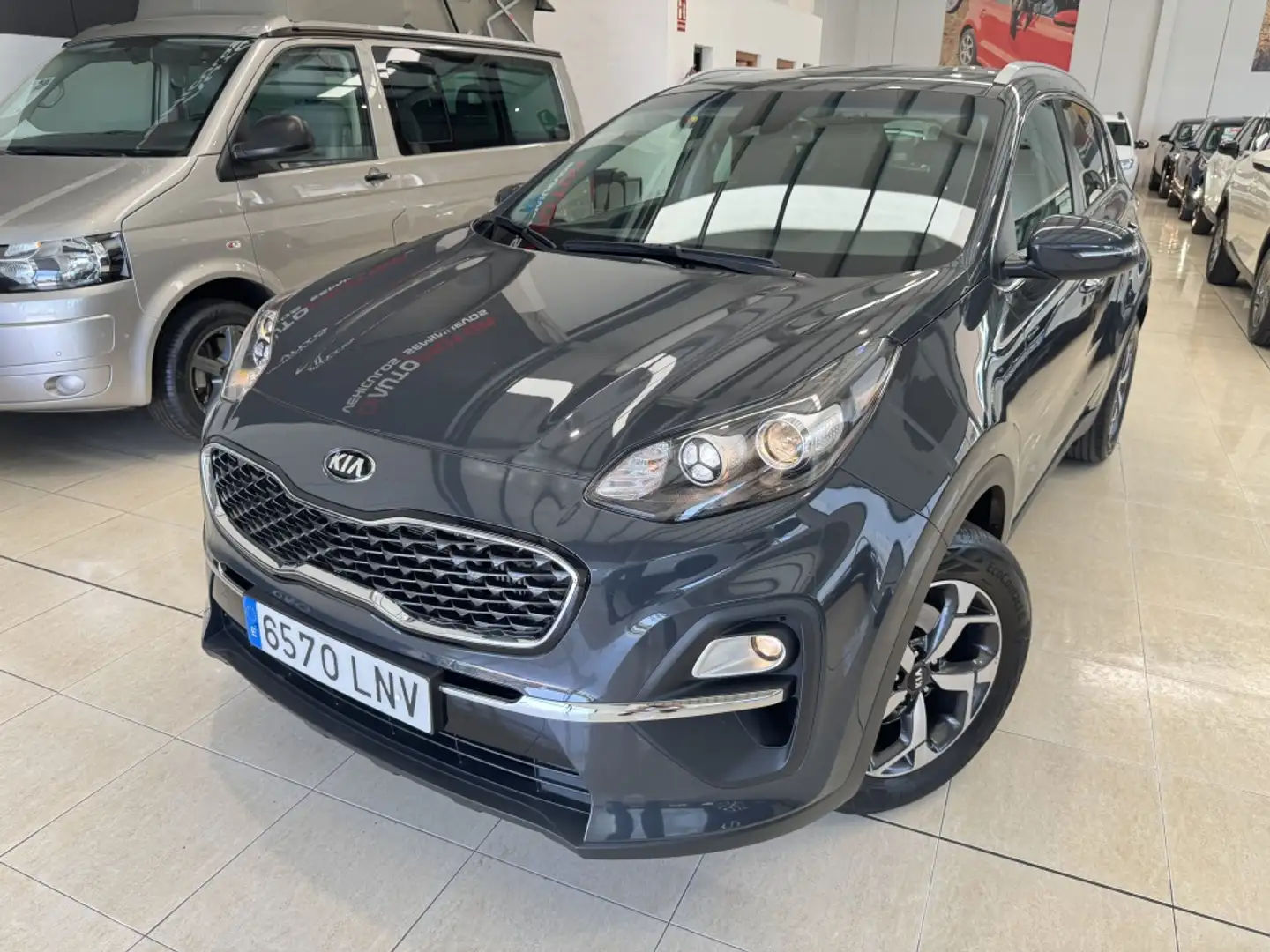 Kia Sportage 1.6 MHEV Drive Plus 4x2 136 Gris - 1