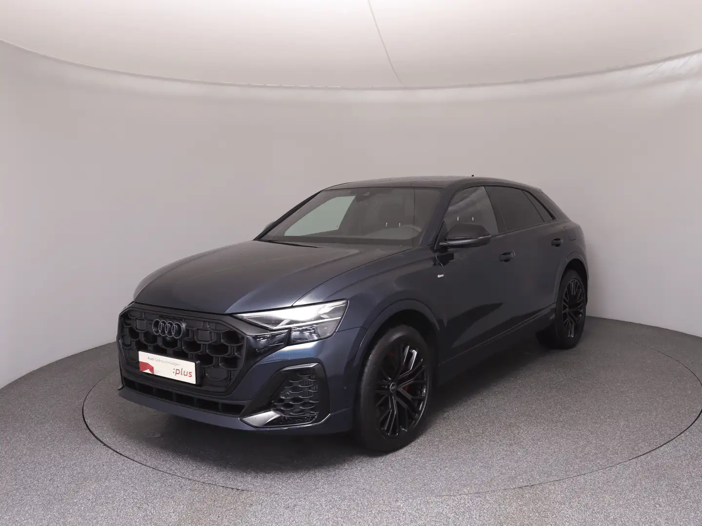 Audi Q8 TFSI e quattro 290 kW Blau - 1