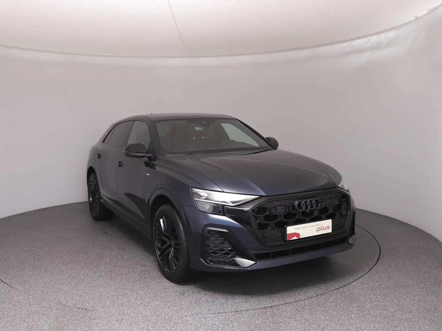 Audi Q8 TFSI e quattro 290 kW Blau - 2