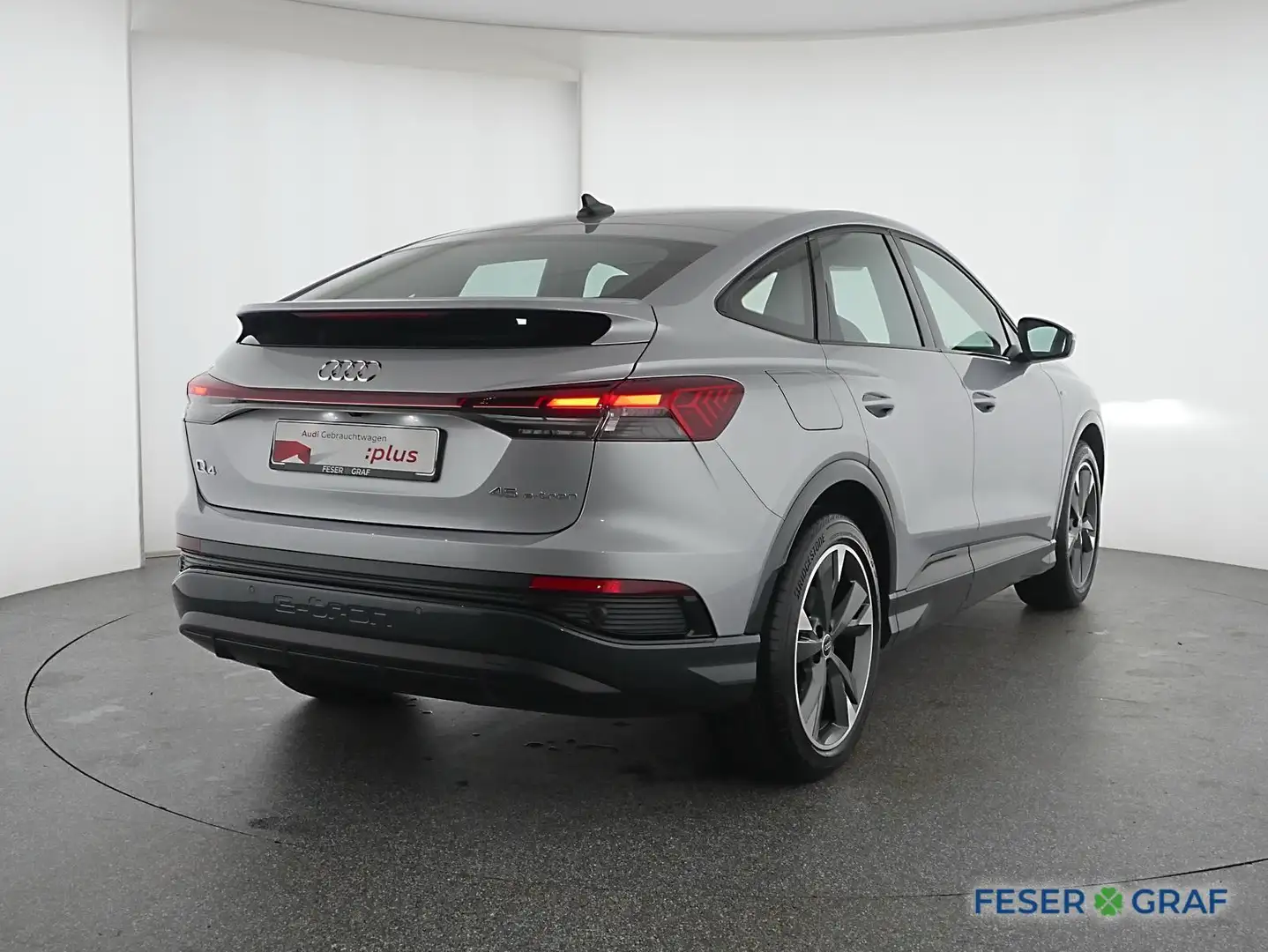 Audi Q4 e-tron Sportback 45 e-tron S line Ext./Kamera/Navi Silber - 2