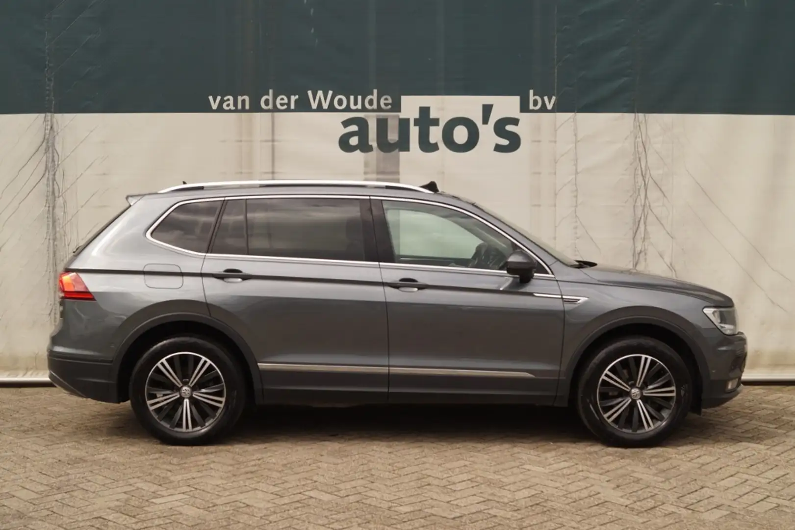 Volkswagen Tiguan Allspace 2.0 TDI 150pk Business -PANO-LEER-5persoons- Gris - 2