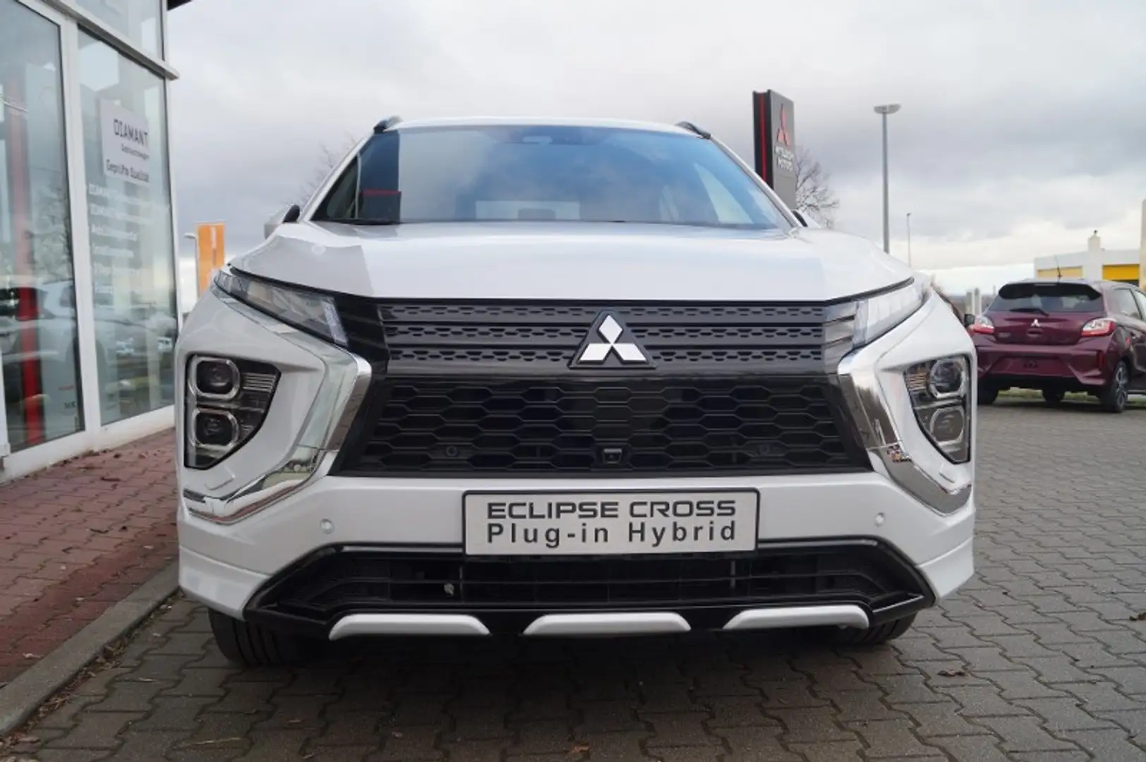 Mitsubishi Eclipse Cross Plug-inHybrid Select 2.4 MIVEC 4WD Bílá - 2