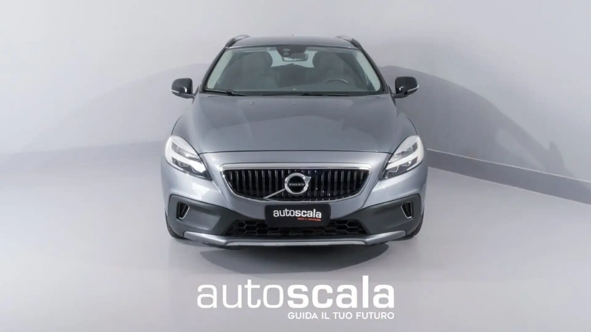 Volvo V40 Cross Country D2 Momentum Gris - 2