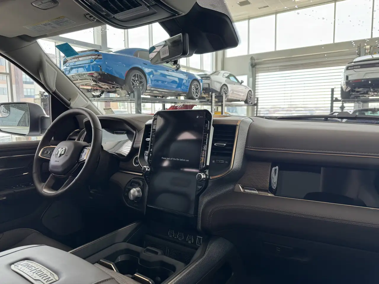 RAM 1500 снимка RAM 1500