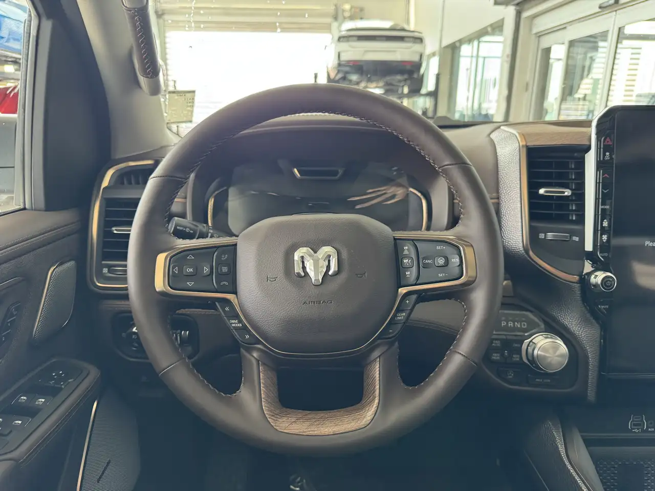 RAM 1500 снимка RAM 1500