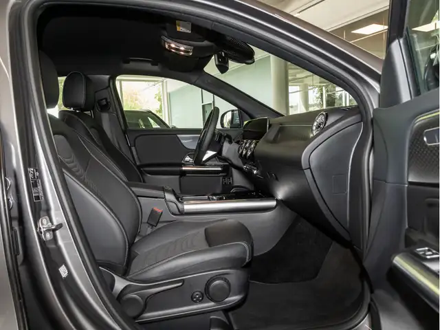 Mercedes-Benz Gla view 9