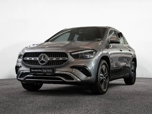 Mercedes-Benz Gla view 2