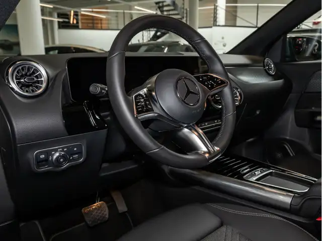 Mercedes-Benz Gla view 12
