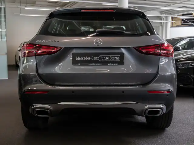 Mercedes-Benz Gla view 5