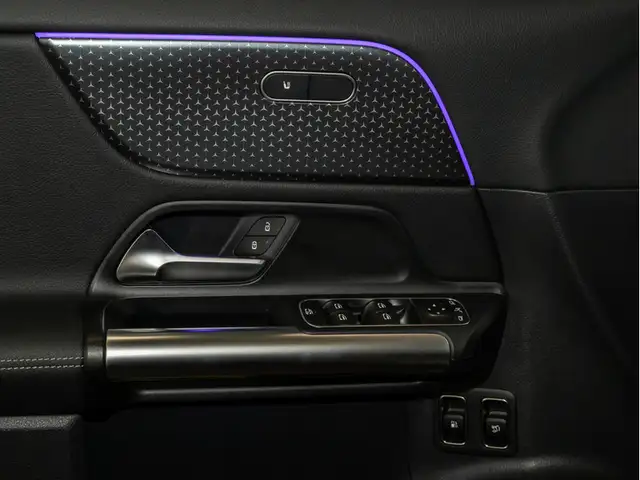 Mercedes-Benz Gla view 25