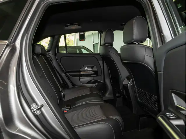 Mercedes-Benz Gla view 10