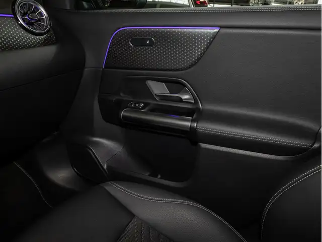 Mercedes-Benz Gla view 18