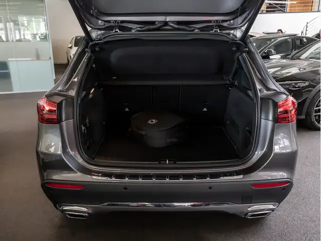 Mercedes-Benz Gla view 6