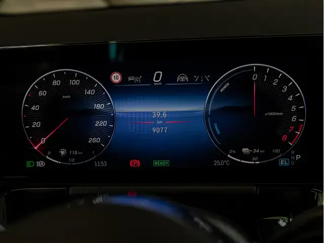 Mercedes-Benz Gla view 23