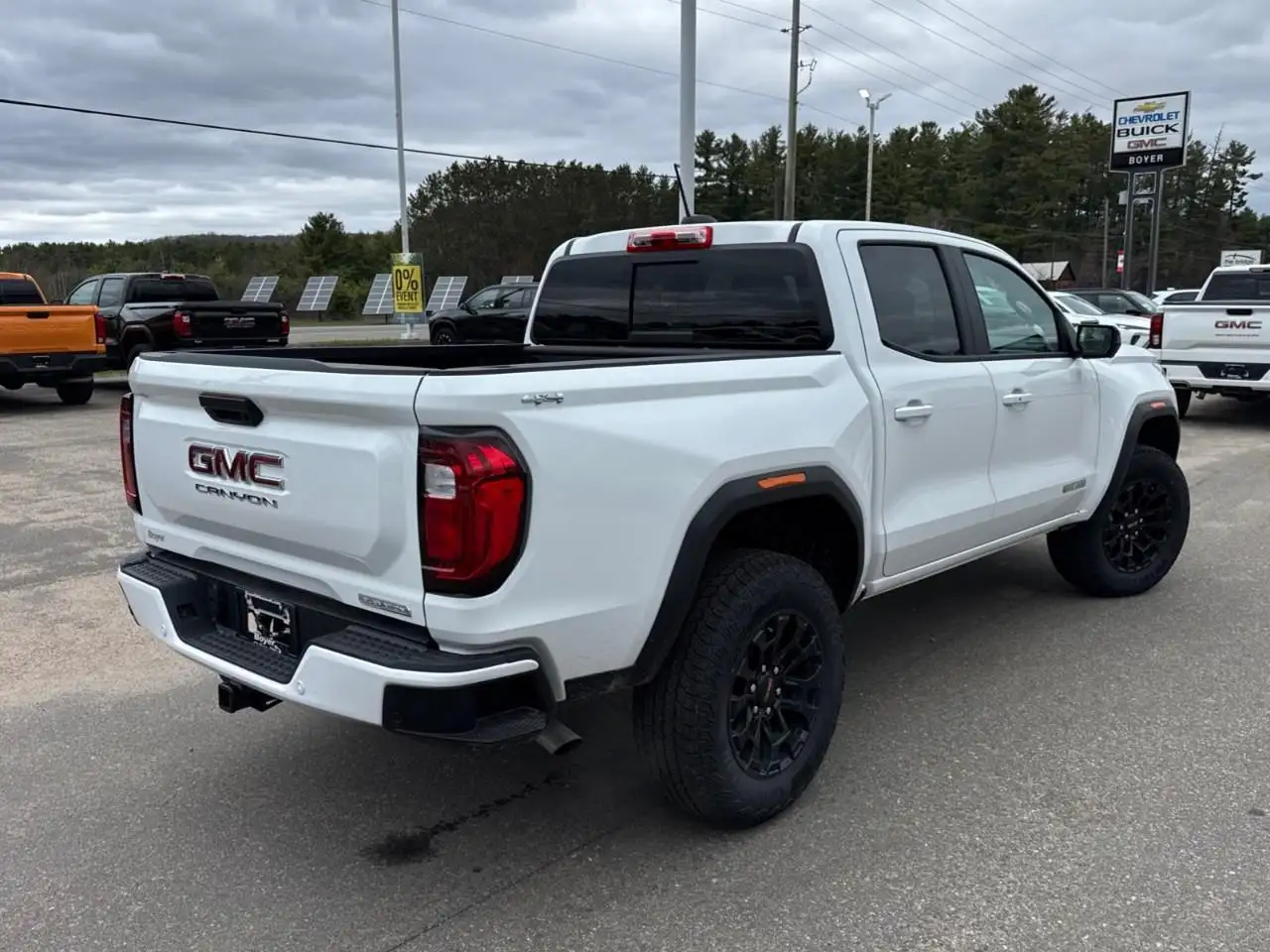 GMC Canyon снимка GMC Canyon