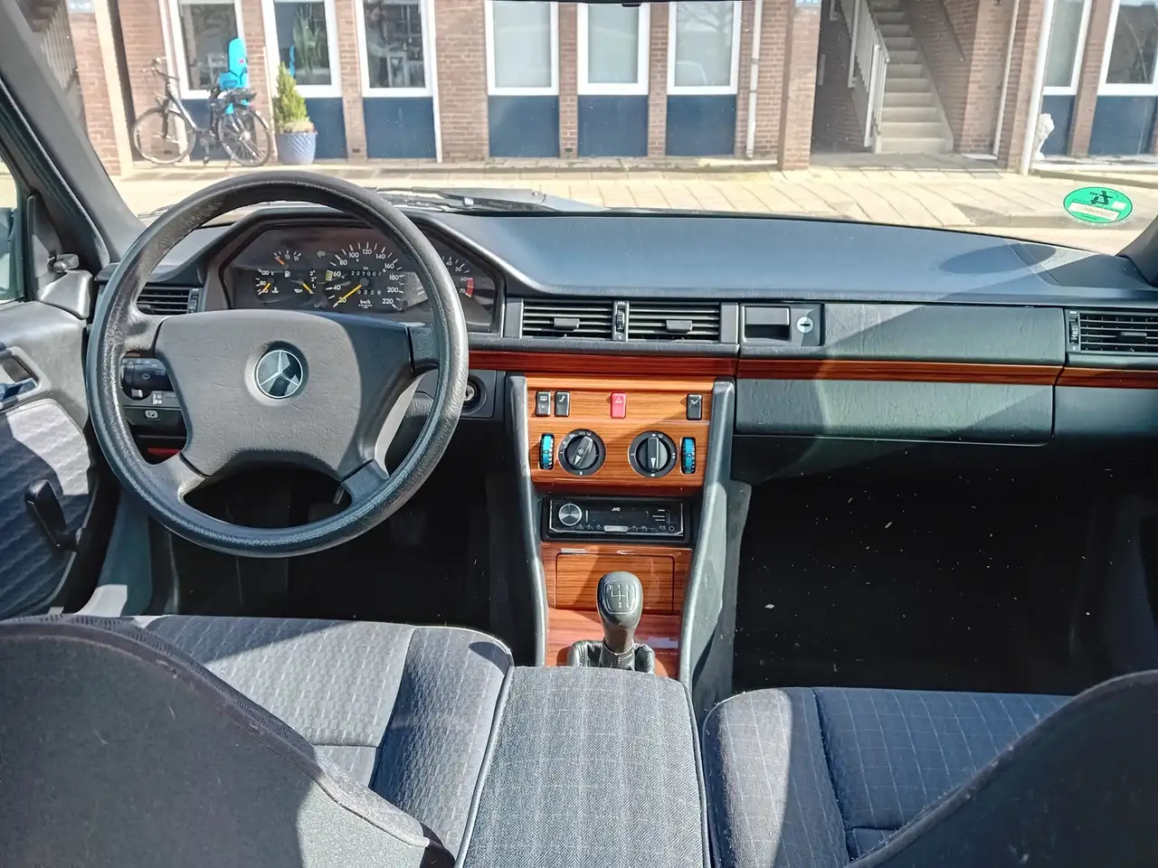 Mercedes-Benz E 230, foto 3