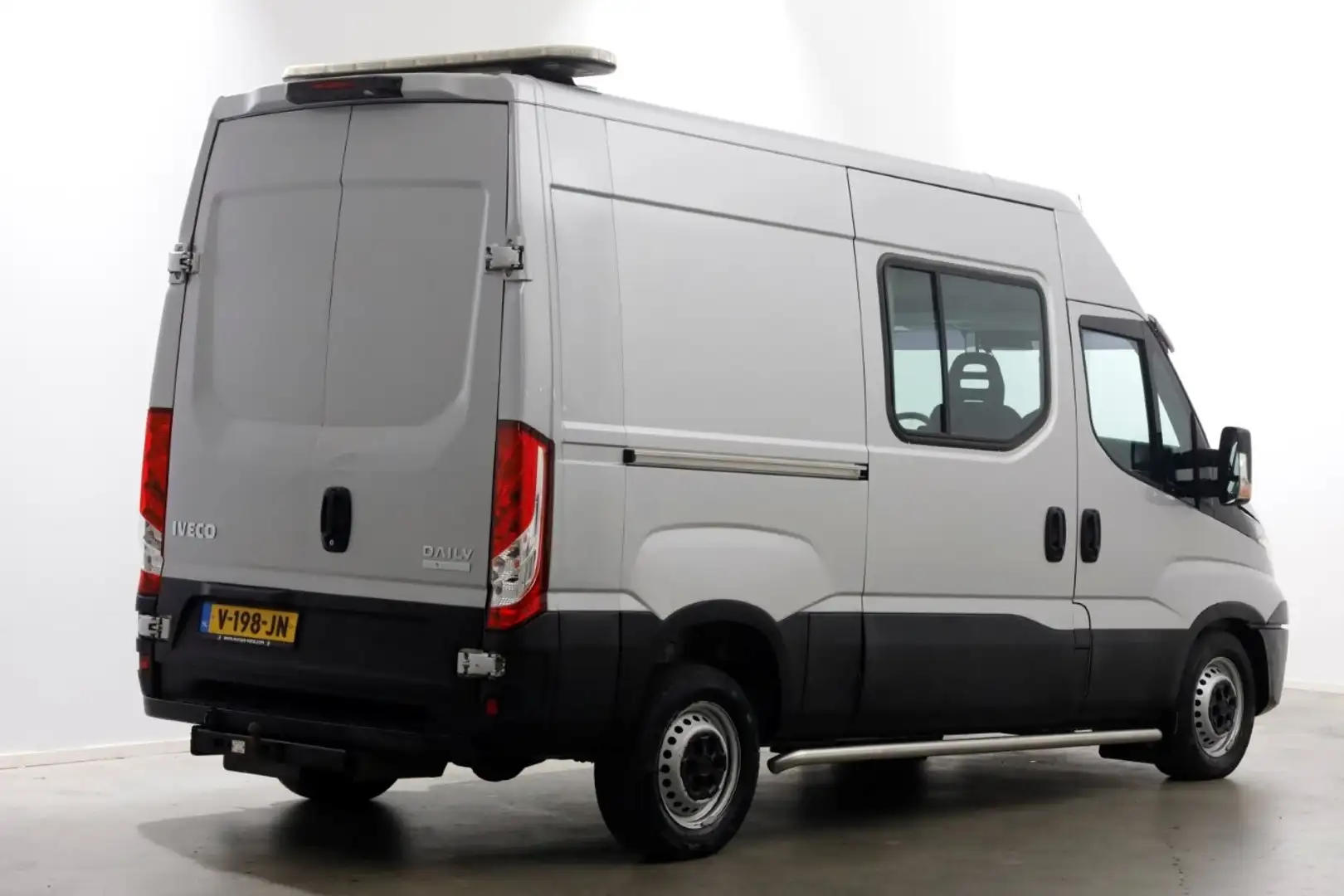 Iveco Daily 35S21 3.0 210pk Euro6 HiMatic Automaat L2H2 D.C. T Grigio - 2