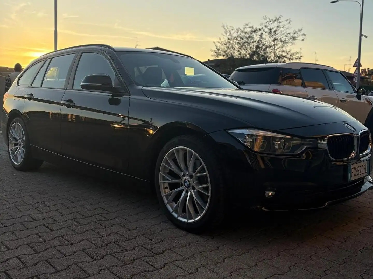 BMW 318 Serie 3 Touring 318d Nero - 2