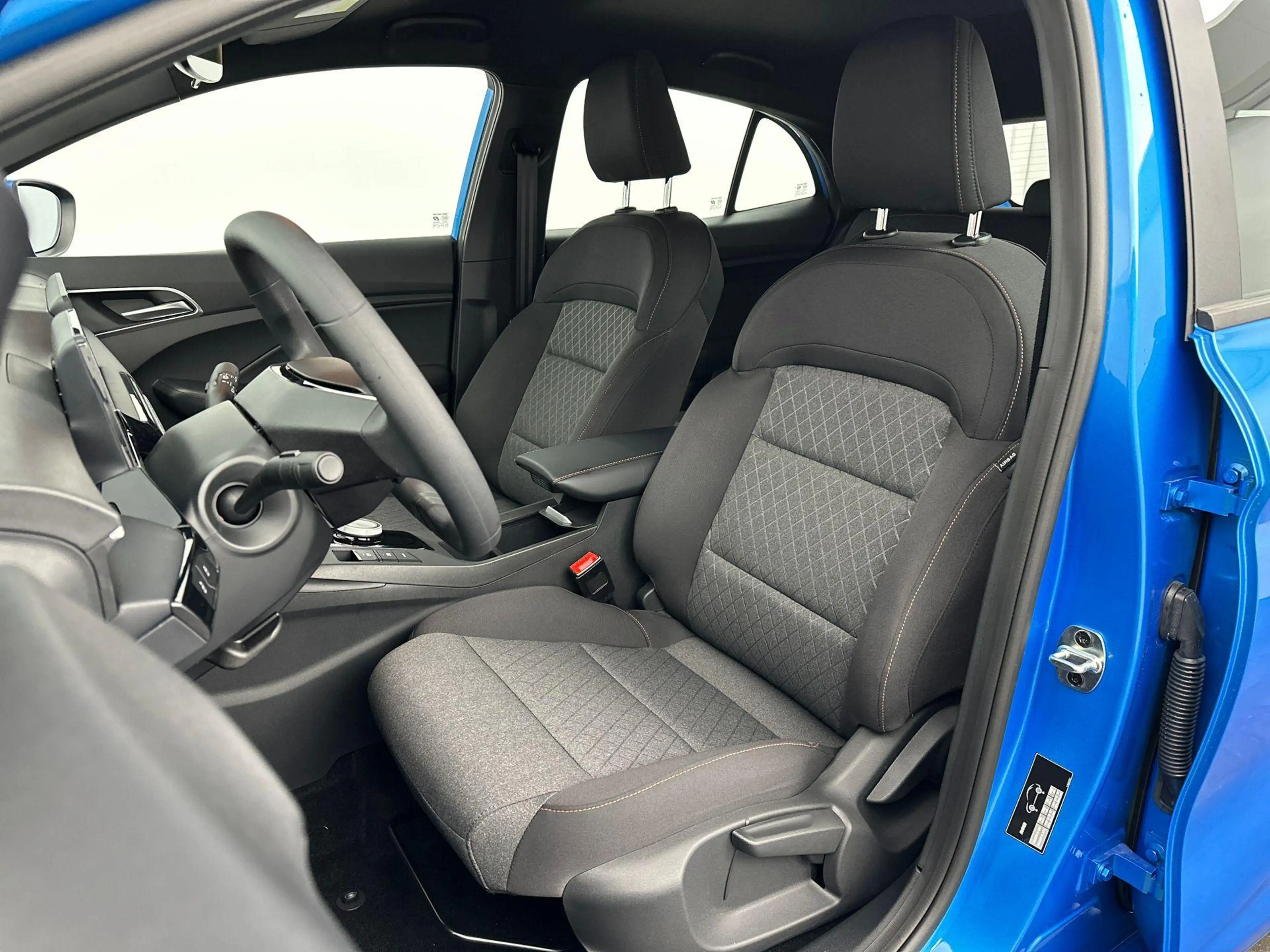 MG MG3 1.5 Hybrid+ Standard Madness Edition | Camera | LE — photo 13