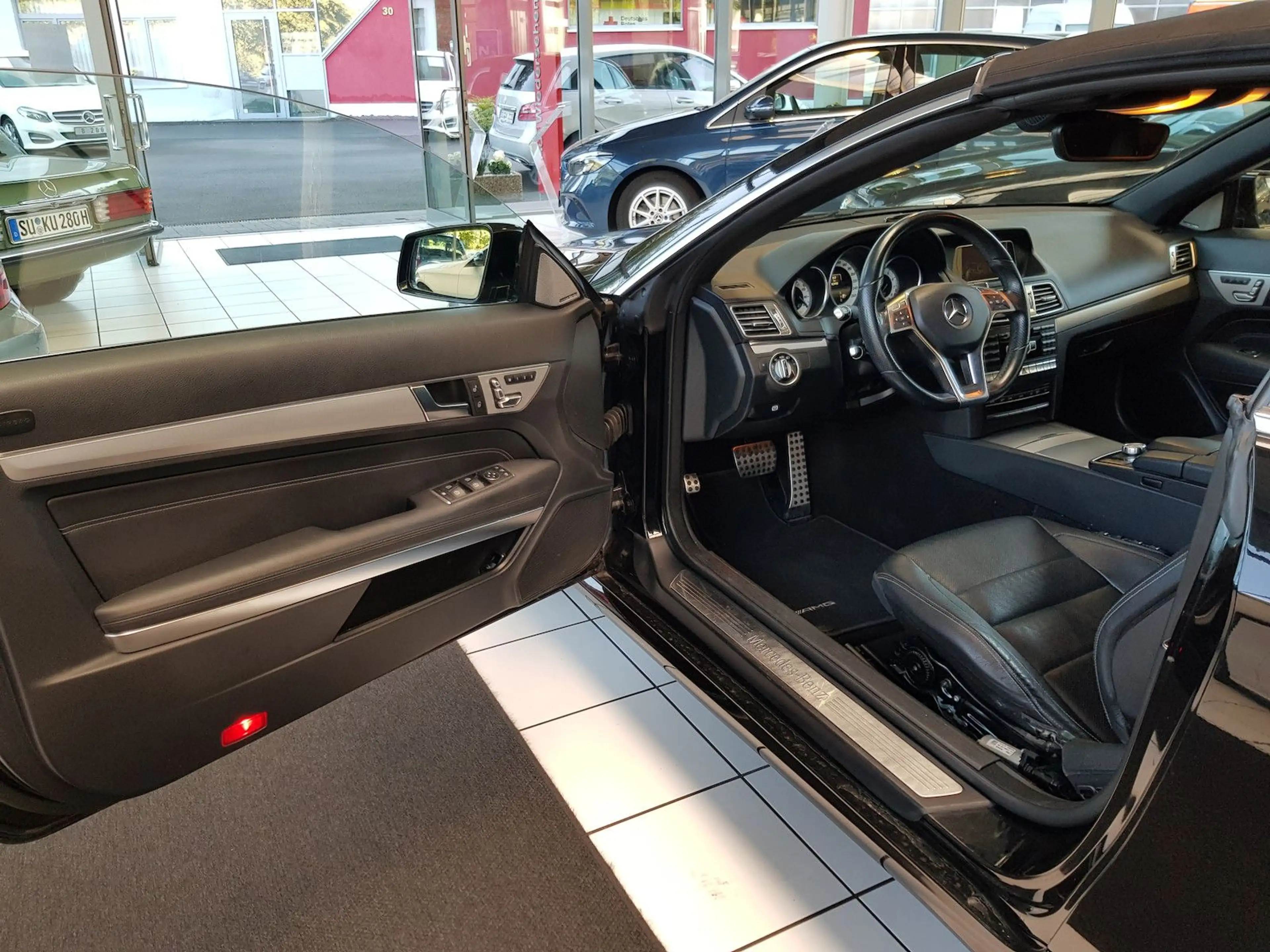 Mercedes-Benz E 250 AMG MULTIBEAM MEMORY TOTW SITZKLIMA SOUND — photo 6