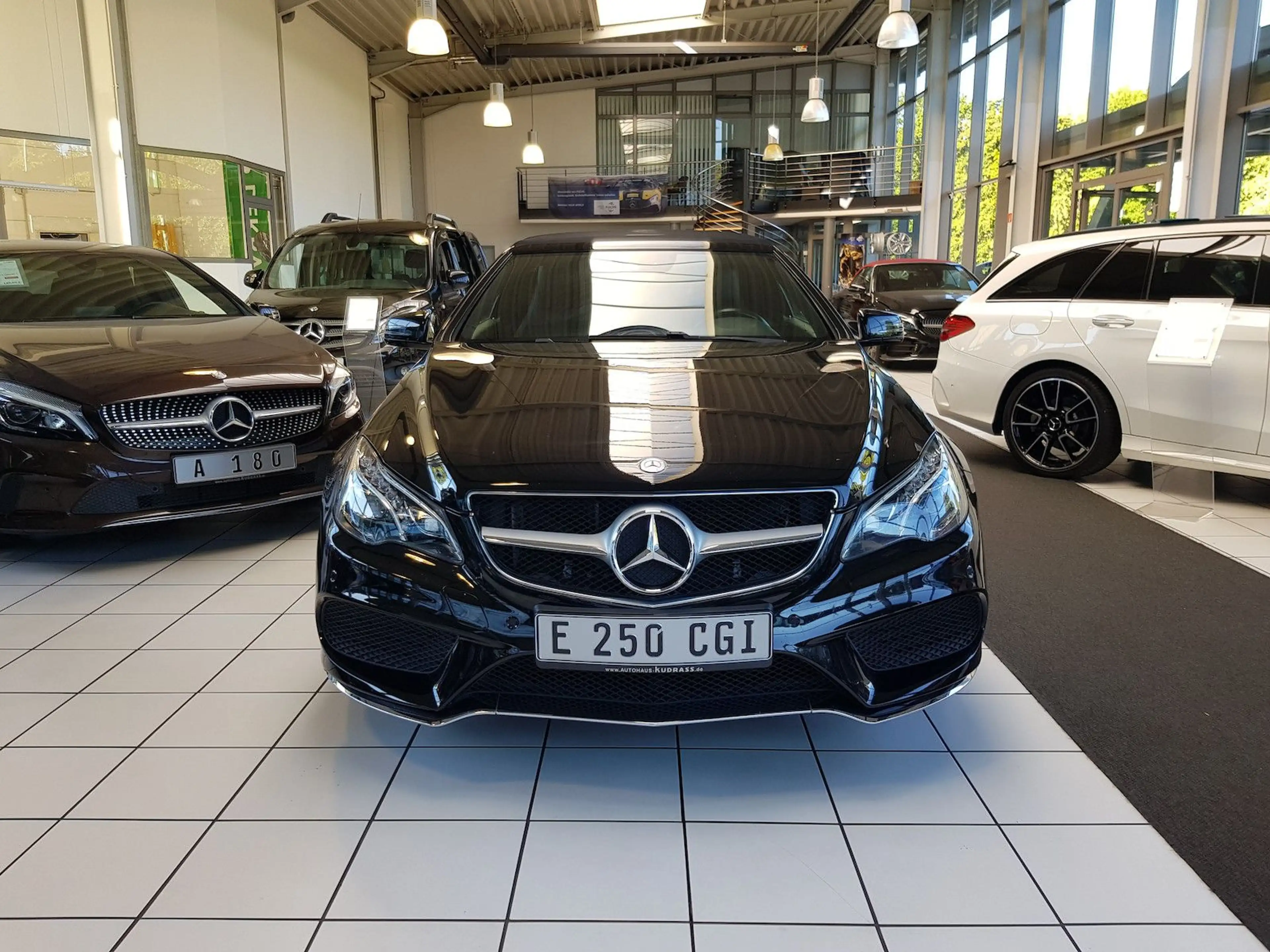 Mercedes-Benz E 250 AMG MULTIBEAM MEMORY TOTW SITZKLIMA SOUND — photo 14