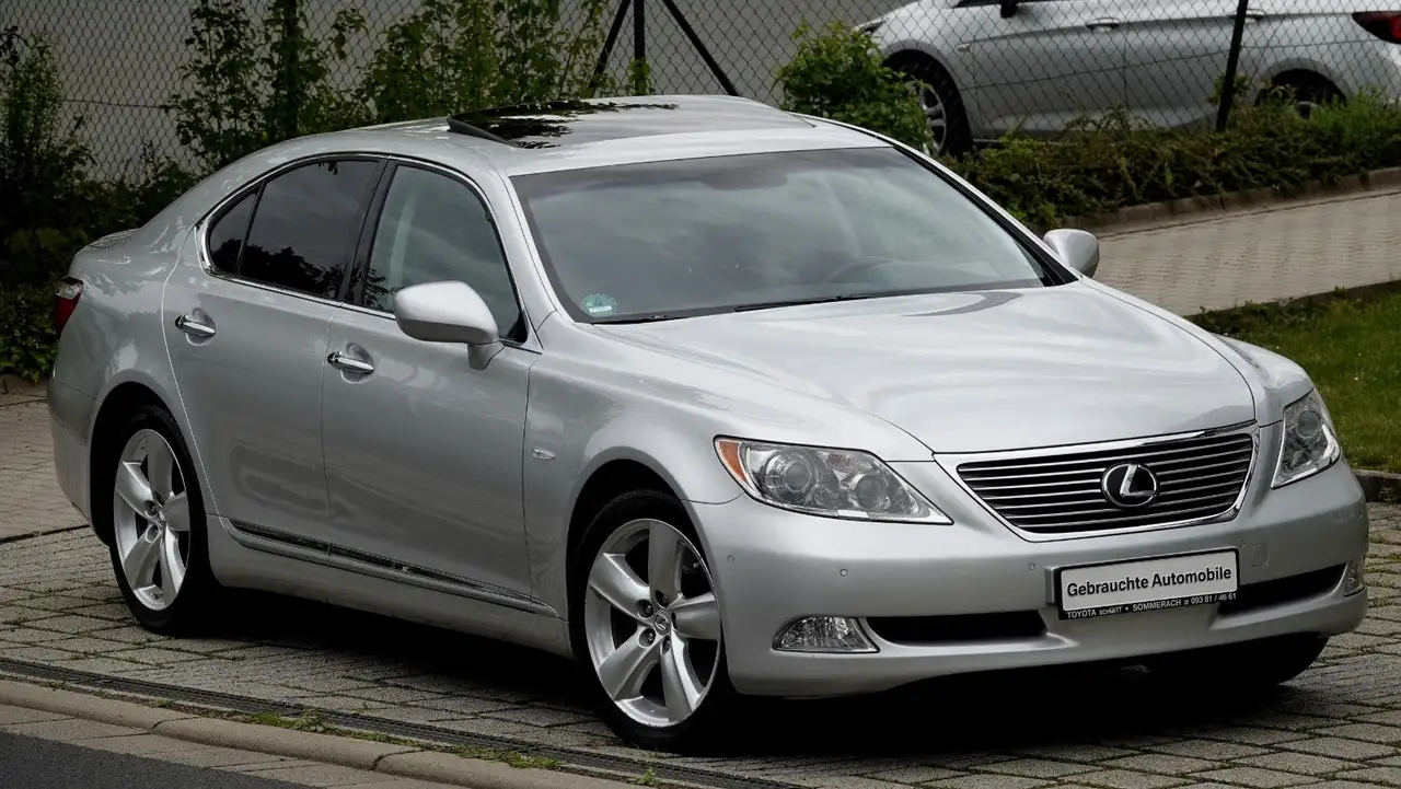Lexus LS 460