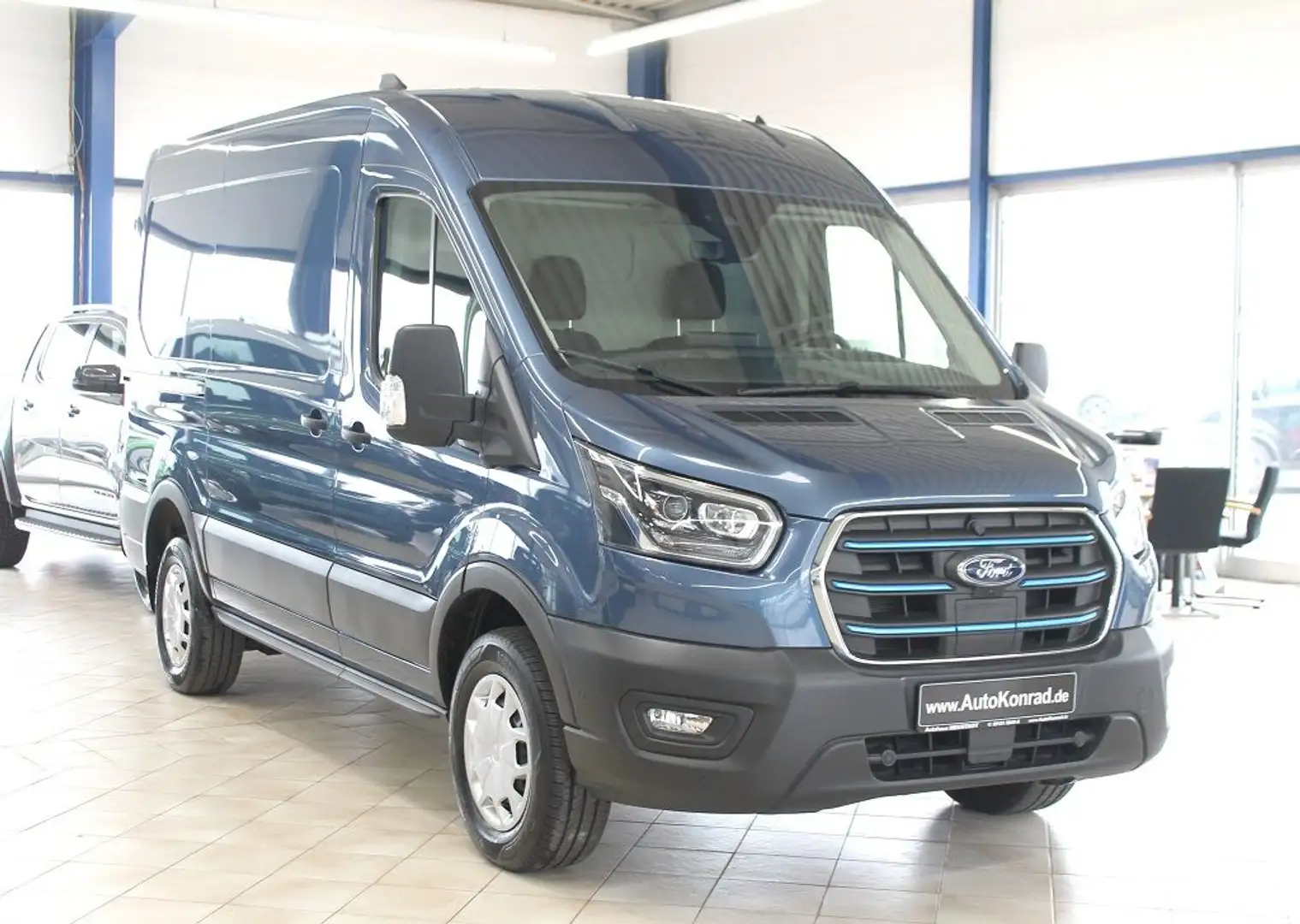 Ford Transit e-Transit 390 L2H2 HA Trend *Xenon*ACC*Kamera* Blau - 1