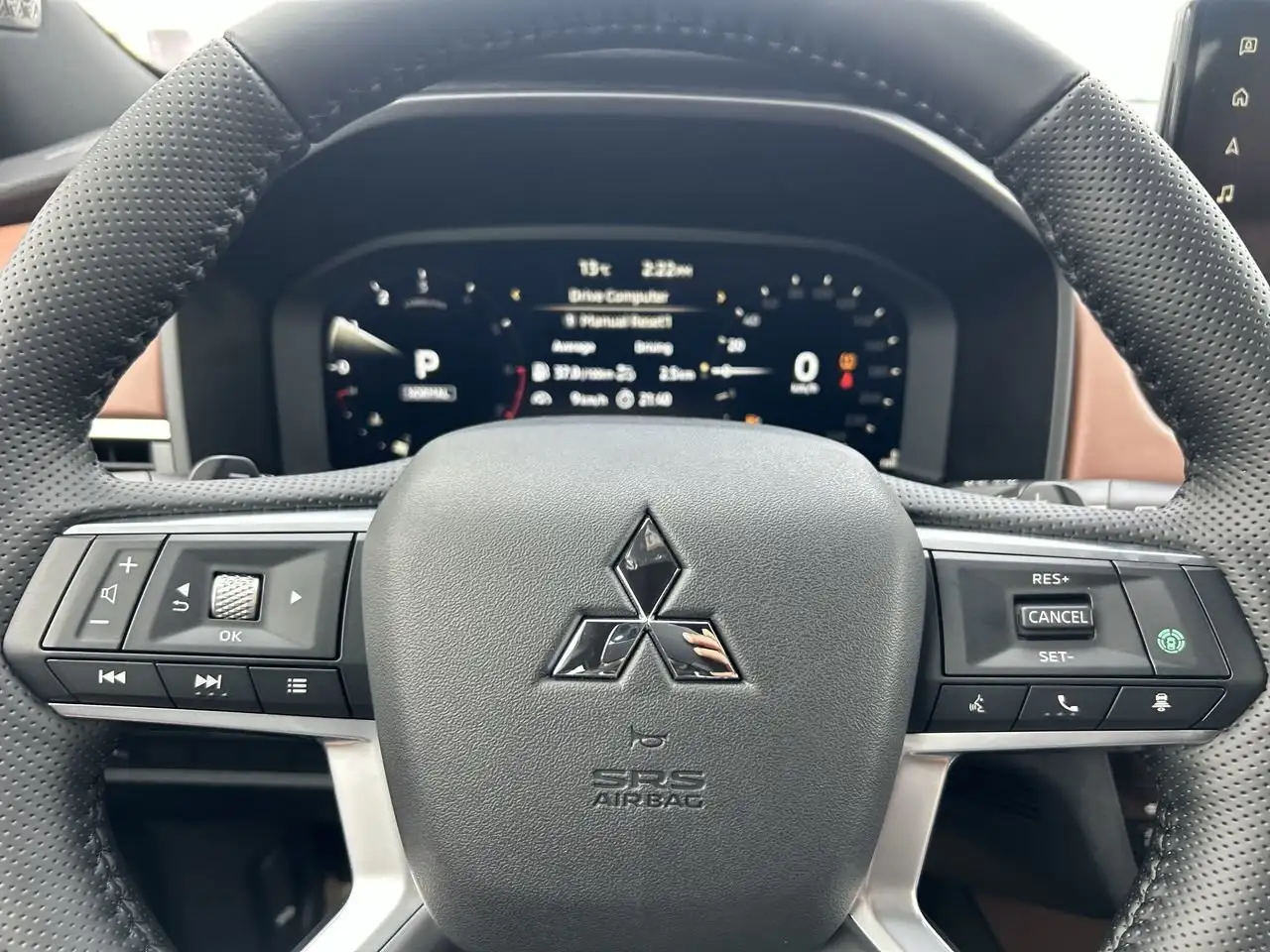 Mitsubishi Outlander снимка Mitsubishi Outlander