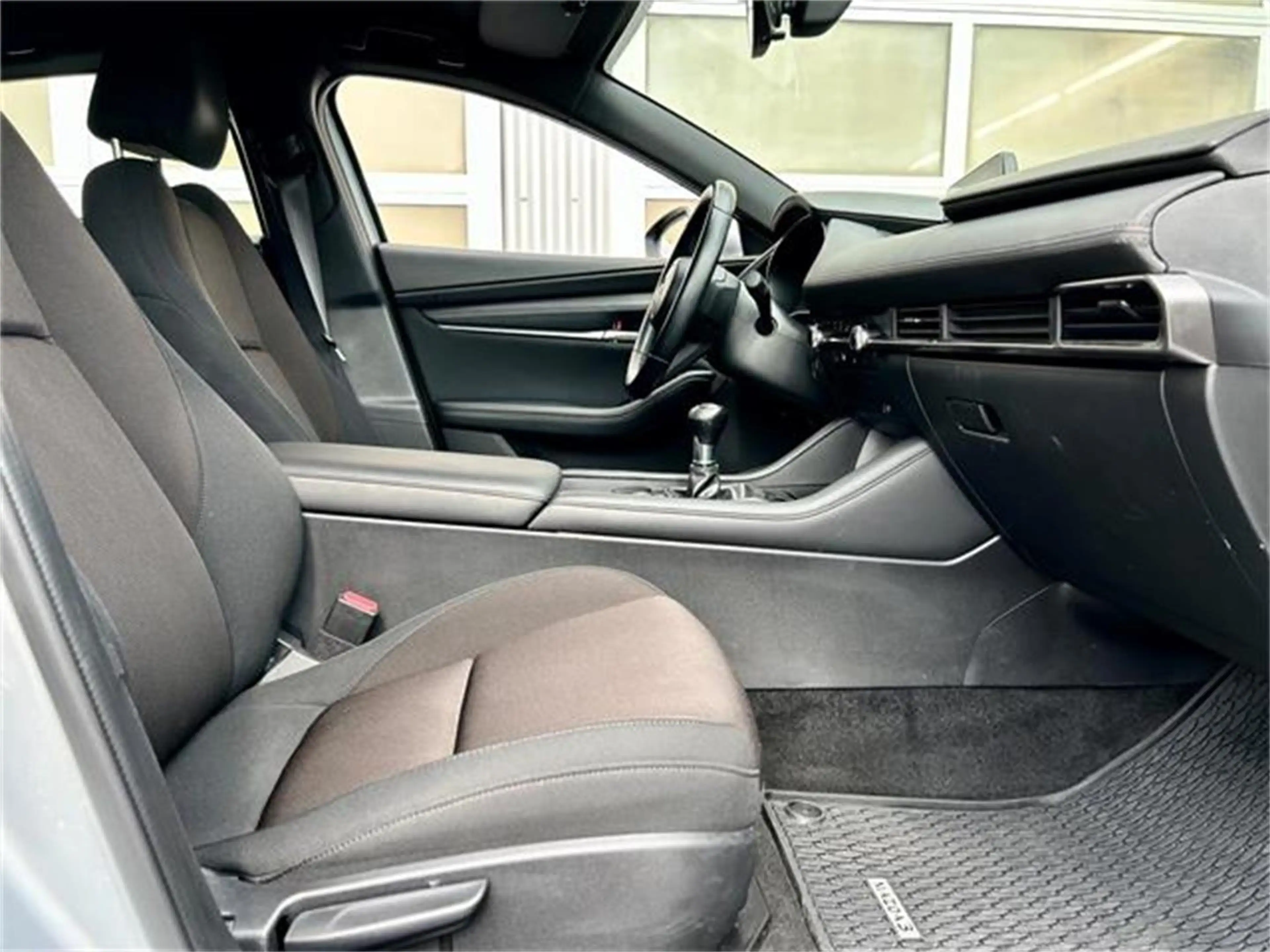 Mazda 3 e-Skyactiv-G122 Comfort mit 18 Zoll Räder — photo 10