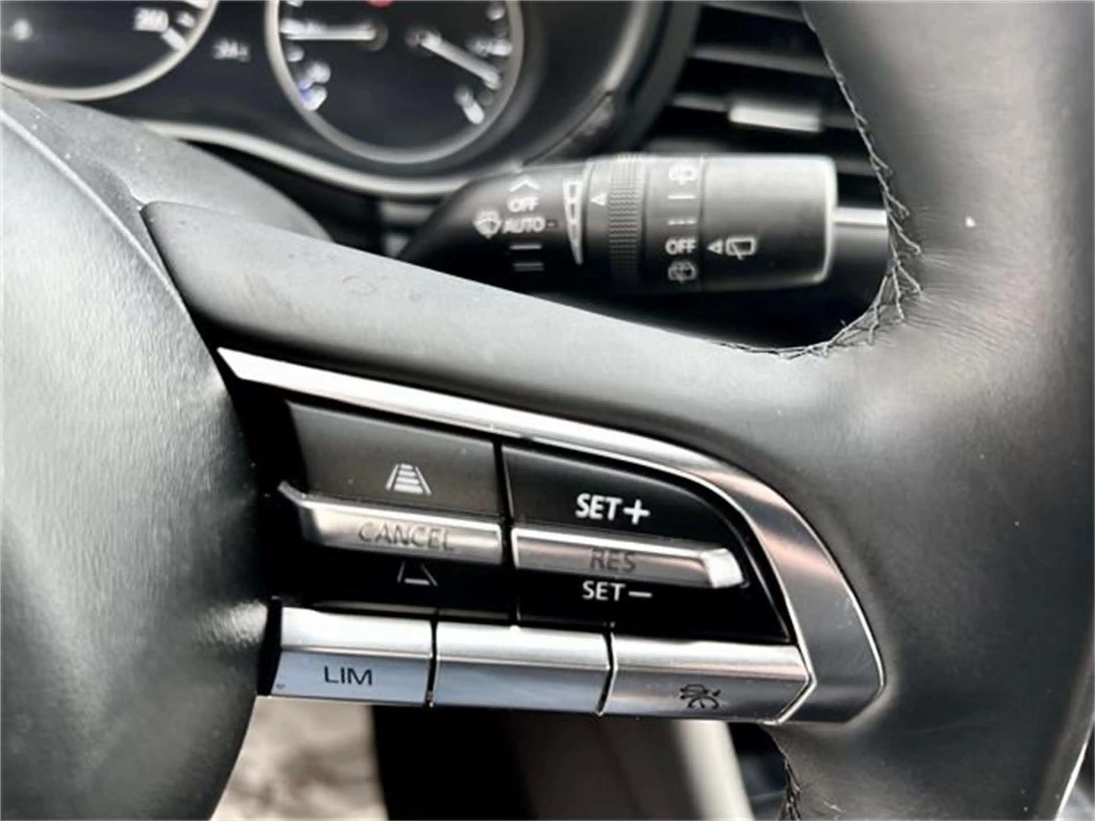 Mazda 3 e-Skyactiv-G122 Comfort mit 18 Zoll Räder — photo 12