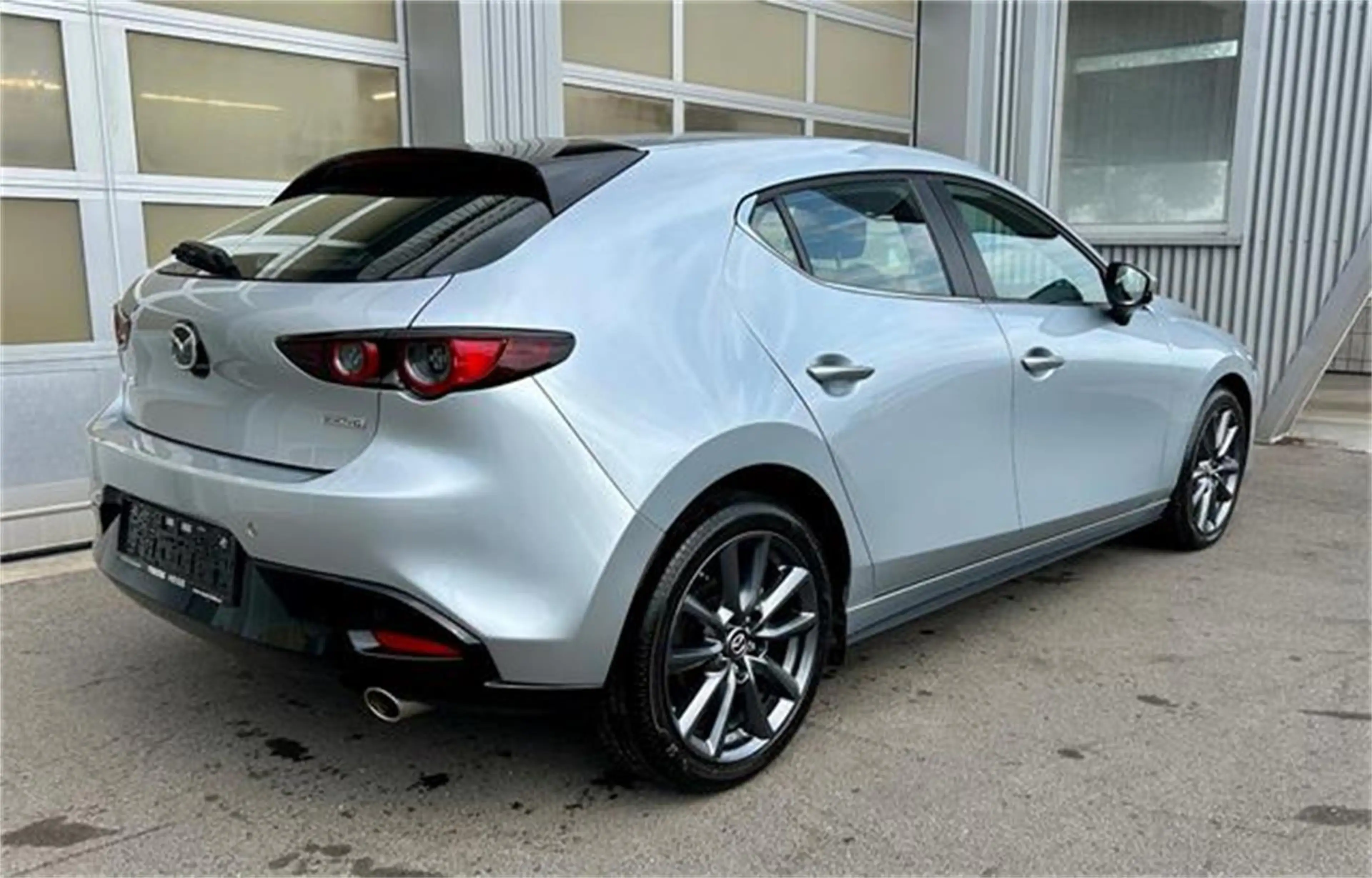 Mazda 3 e-Skyactiv-G122 Comfort mit 18 Zoll Räder — photo 6