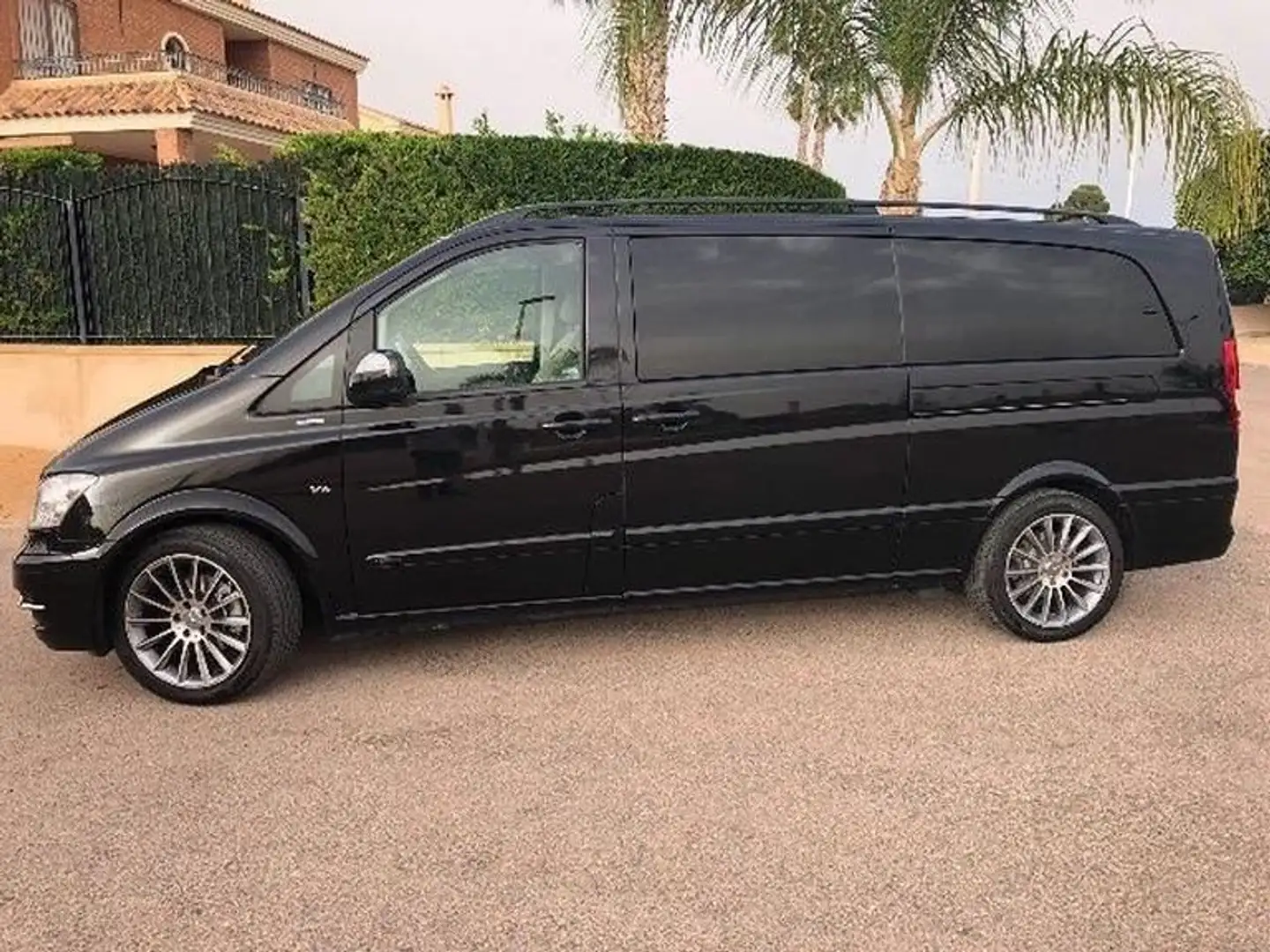 Mercedes-Benz Viano 3.0 CDI Avantgarde Compacto Aut. - 1