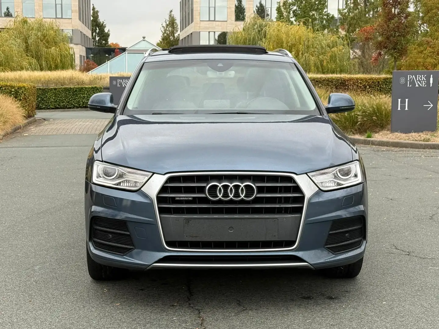 Audi Q3 2.0 TDi Quattro Design S tronic Bleu - 2