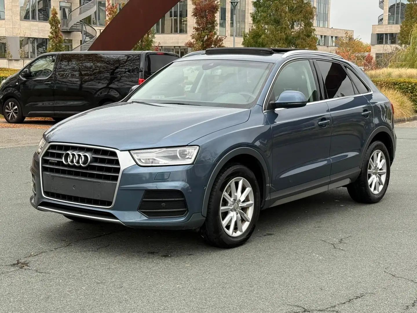 Audi Q3 2.0 TDi Quattro Design S tronic Bleu - 1
