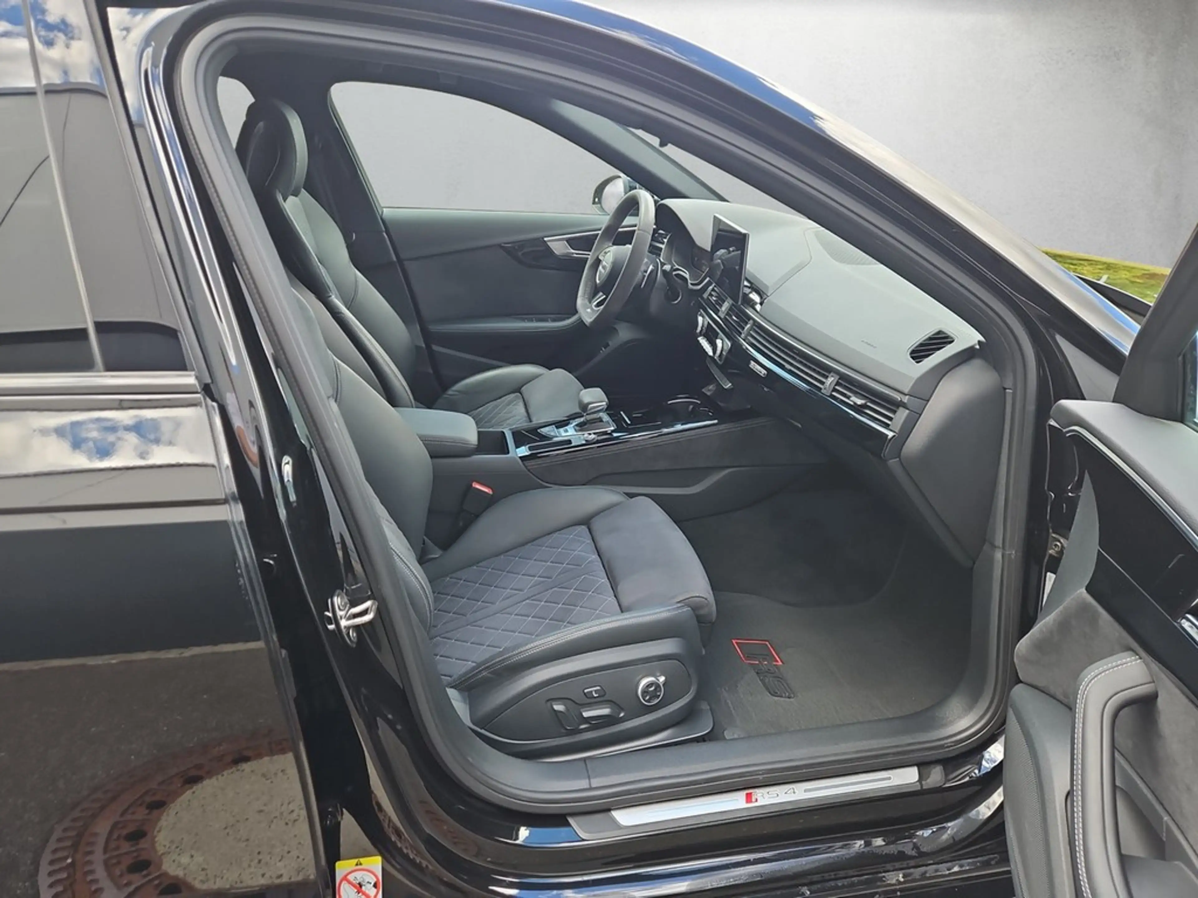 Audi RS4 RS 4 Avant 2.9 TFSI quattro tiptronic *Matrix* — photo 13