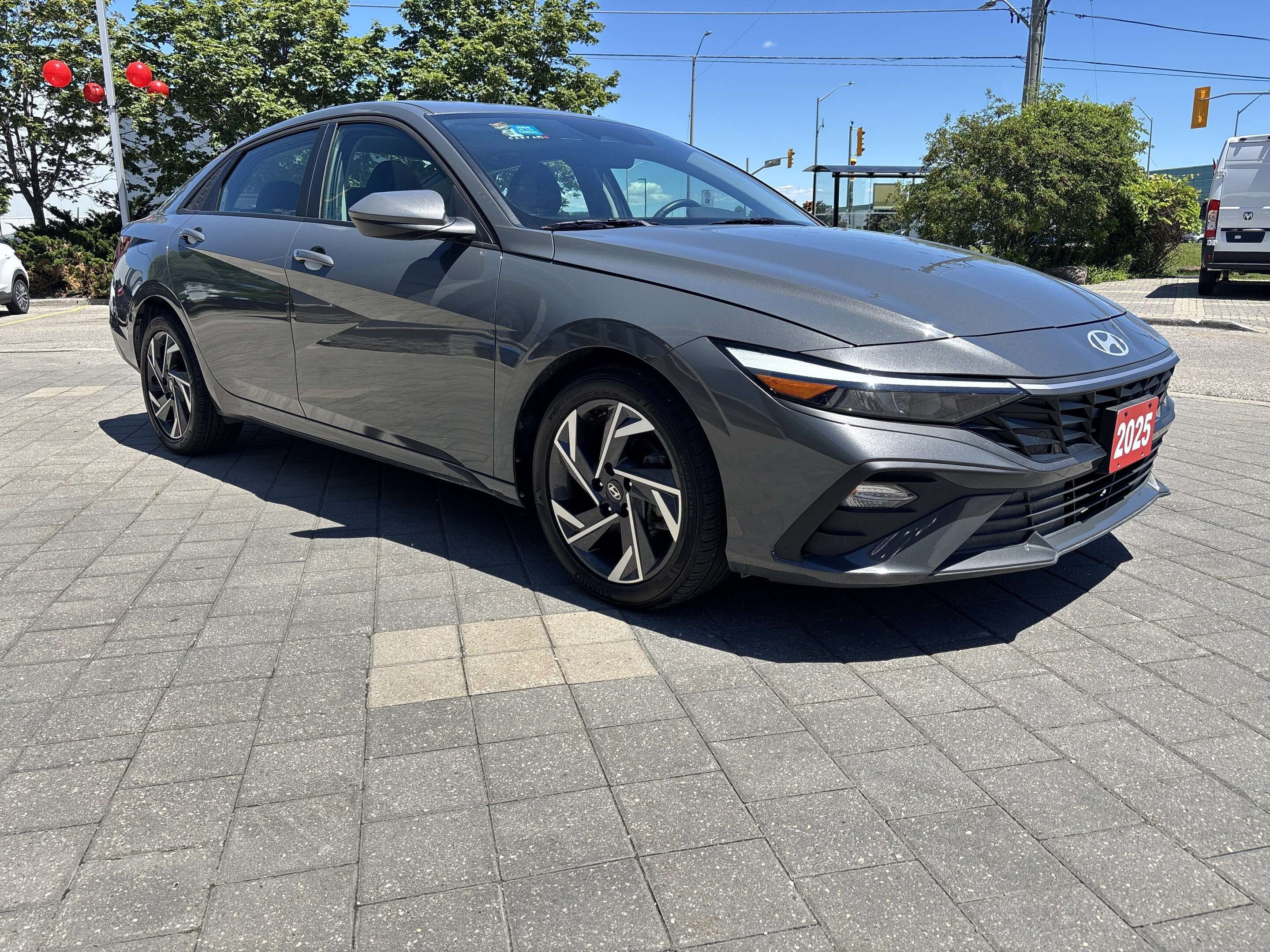 2025 Hyundai Elantra Preferred | Sunroof | Alloys| Low Kms