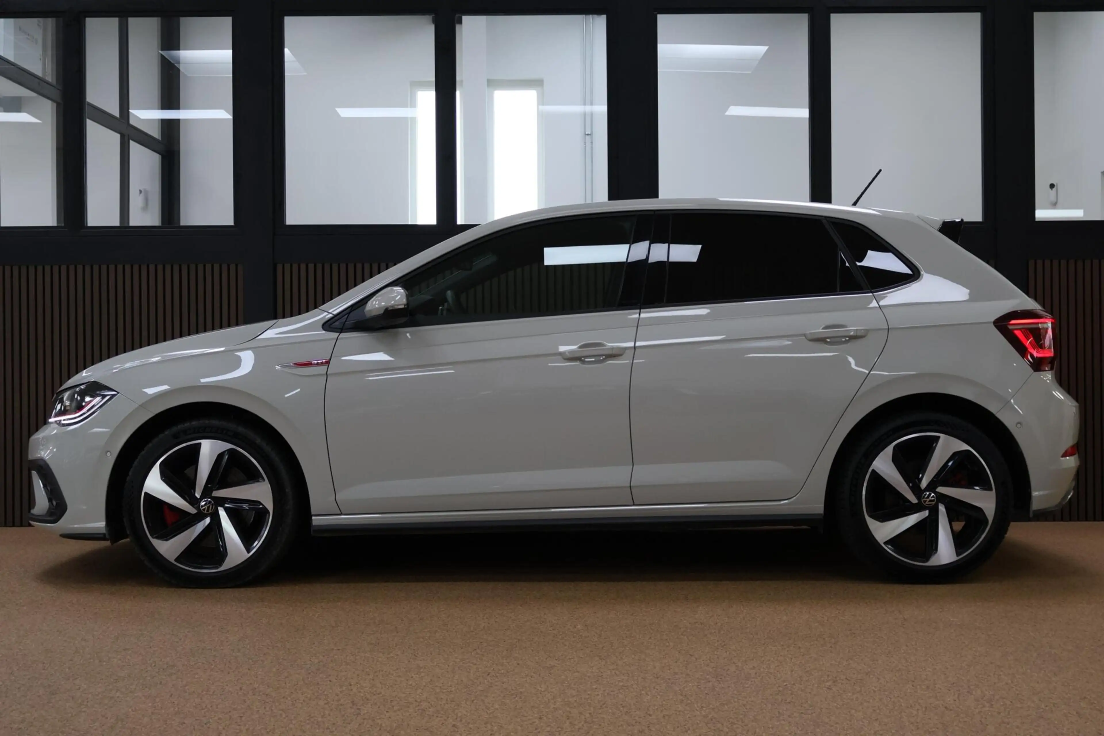 Volkswagen Polo GTI 2.0 TSI DSG | 207 PK | 10.889 km | Ascot Grau — photo 6
