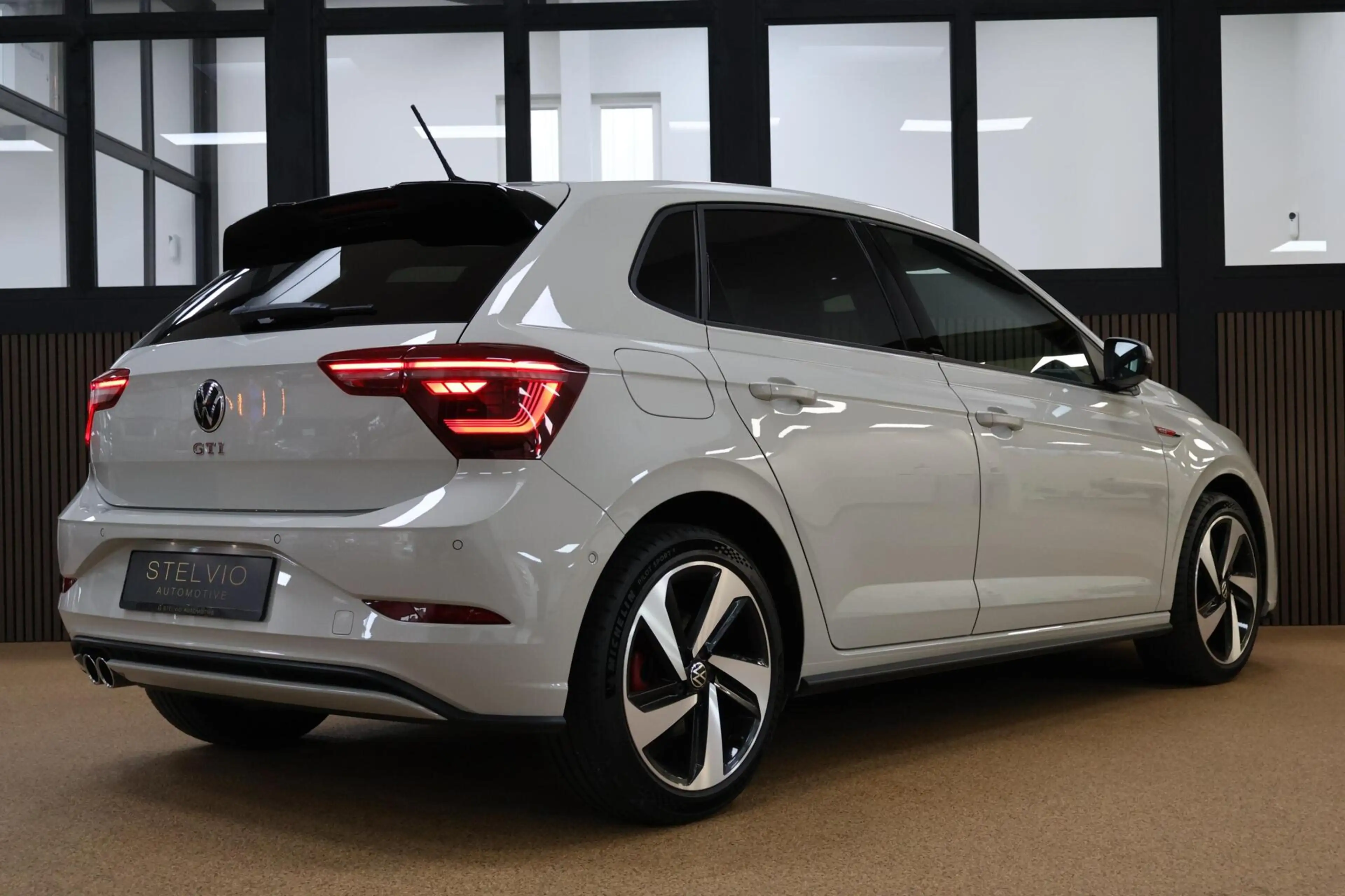 Volkswagen Polo GTI 2.0 TSI DSG | 207 PK | 10.889 km | Ascot Grau — photo 15