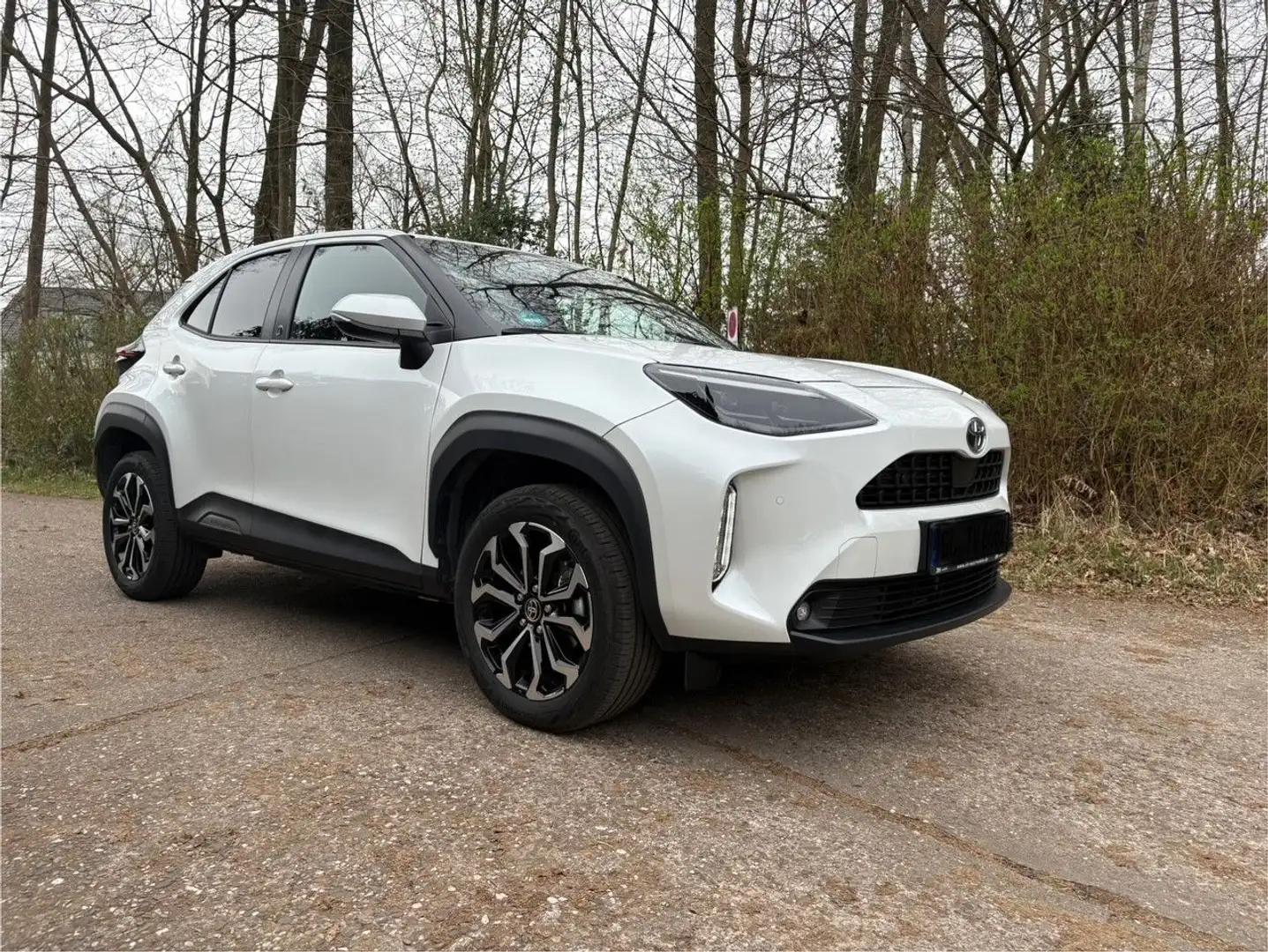 Toyota Yaris Cross Hybrid FWD Team Deutschland Weiß - 2