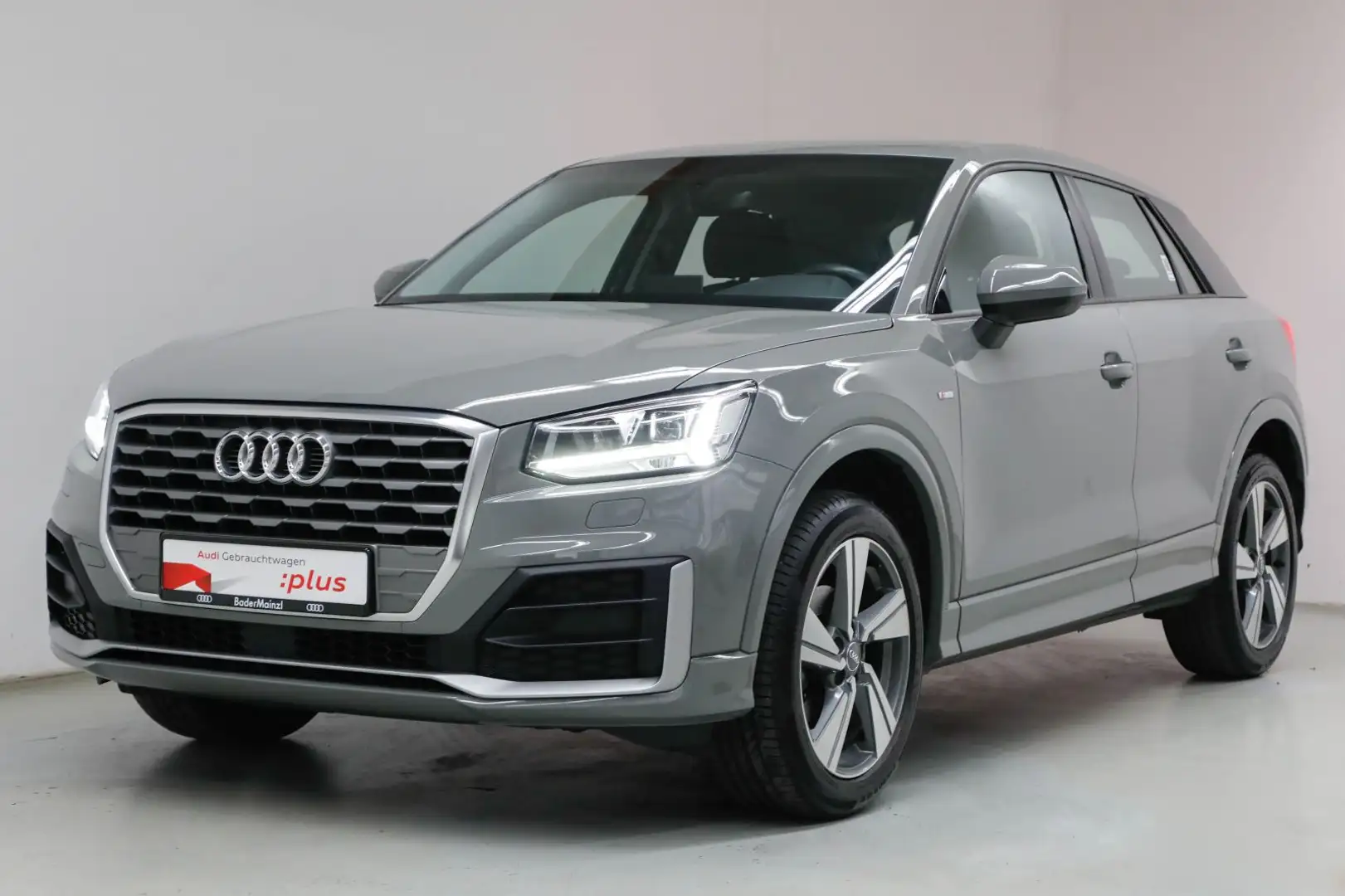 Audi Q2 30 TFSI S line AHK PDC SHZ LED Gris - 2