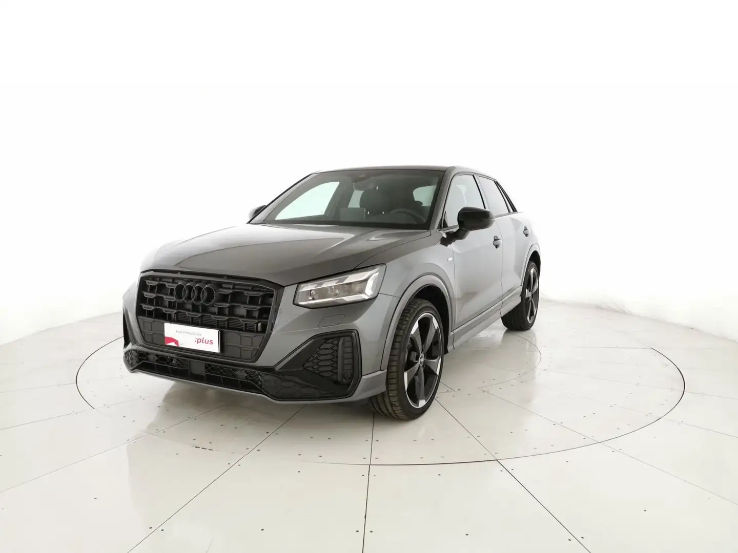 Audi Q2 30 2.0 tdi Identity Black Grijs - 1