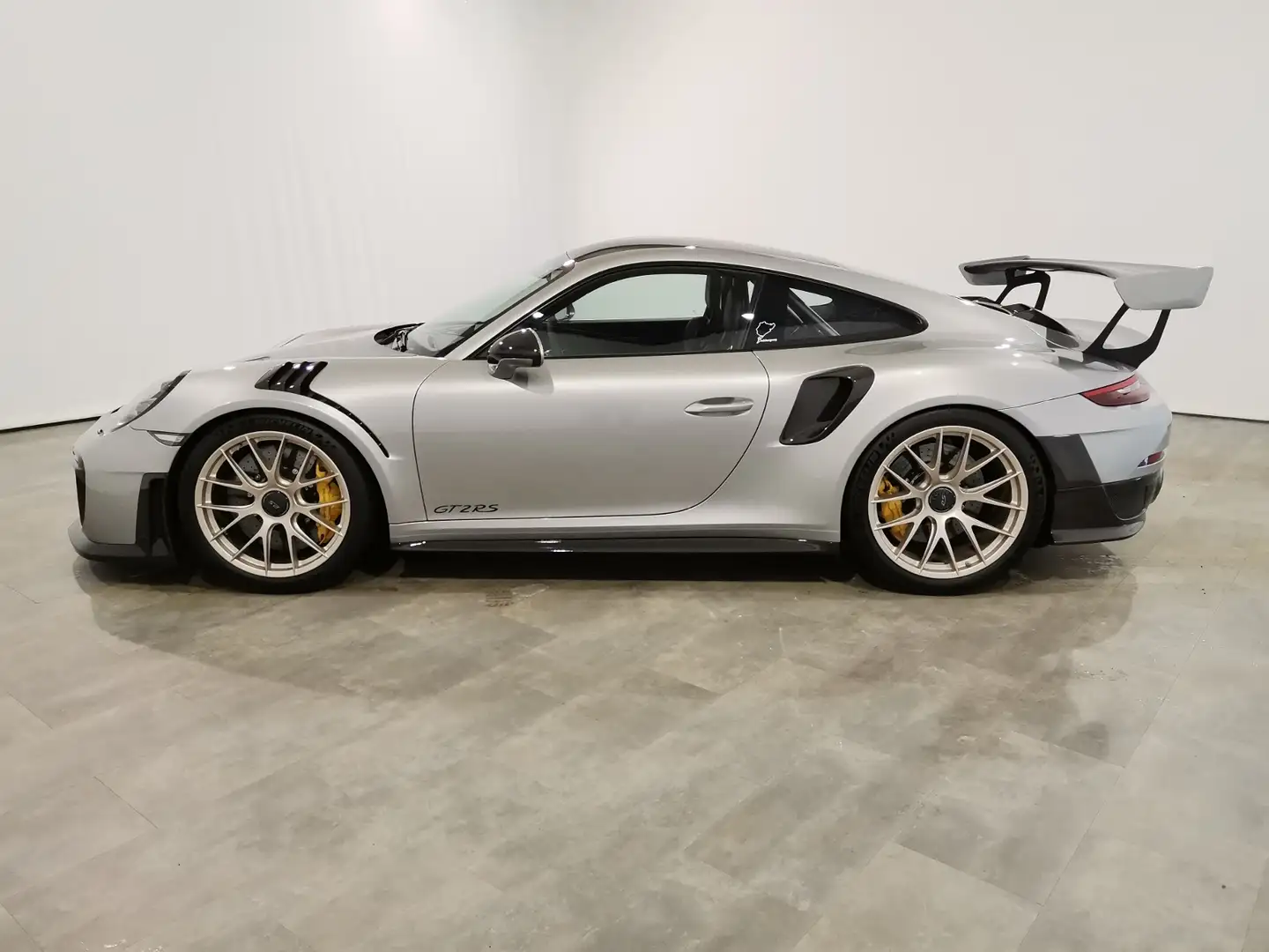 Porsche 991 911 GT2 RS 1.Hd.|Lift|Magnesium|Approved Silver - 2